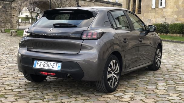 Peugeot 208 Louez la Nouvelle Peugeot 208 – Moderne, Confortable et Connectée !