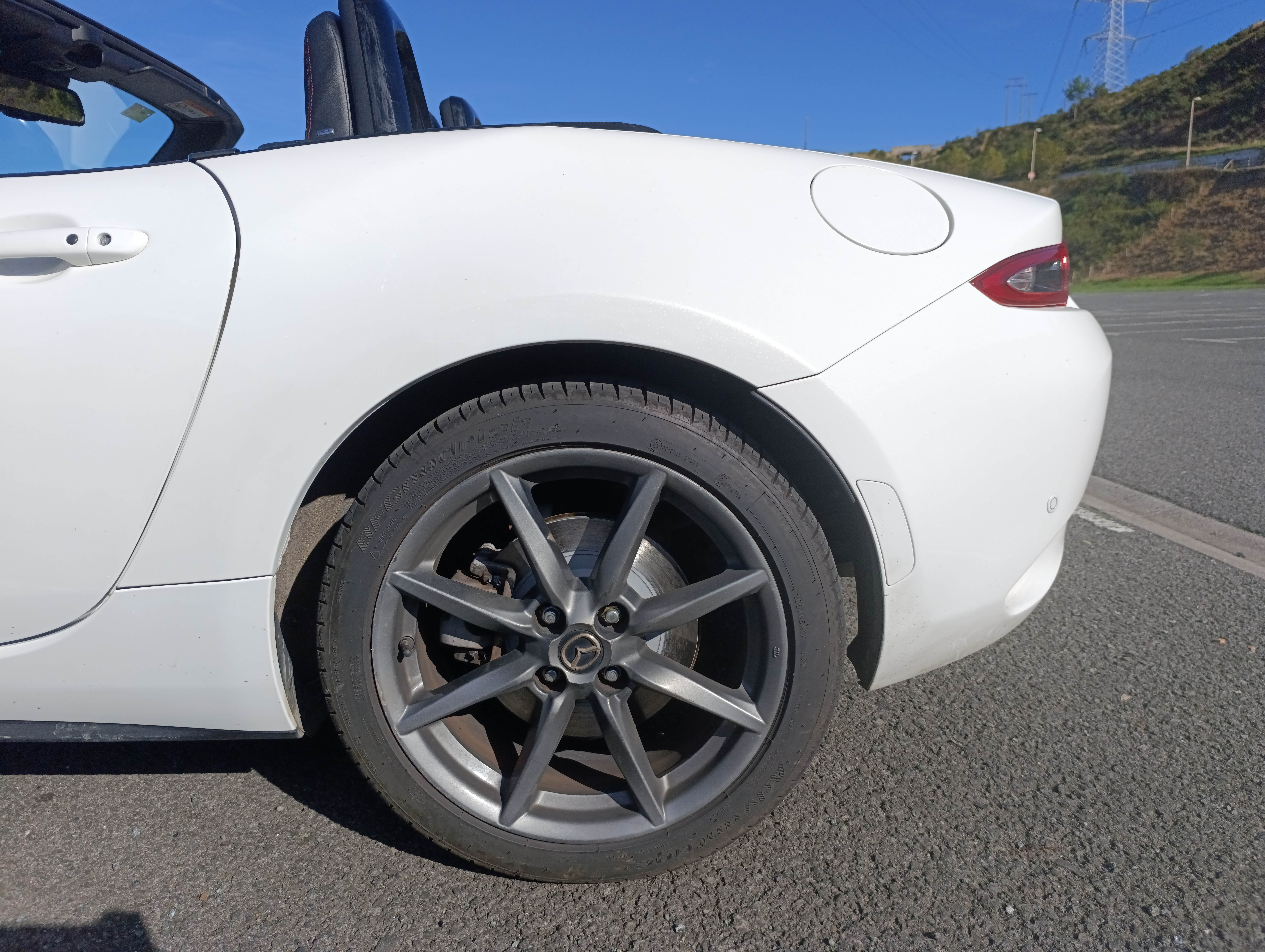 Mazda MX-5 Miata 2.0 160cv luxury sport con Apple CarPlay