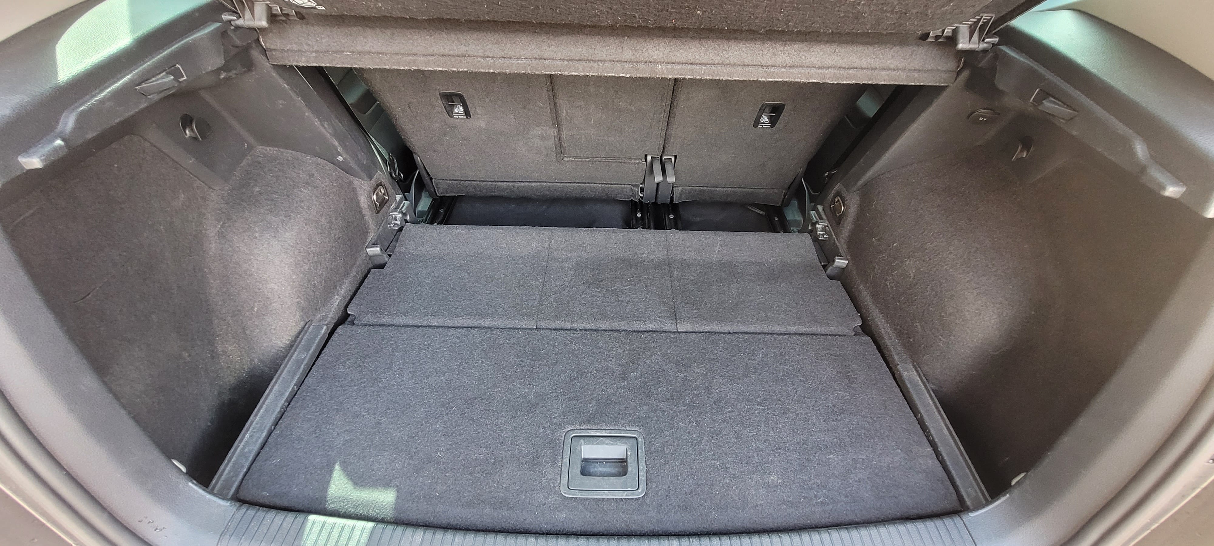 Volkswagen Golf Sportsvan (Coffre de 500L) avec Entrée audio / iPod