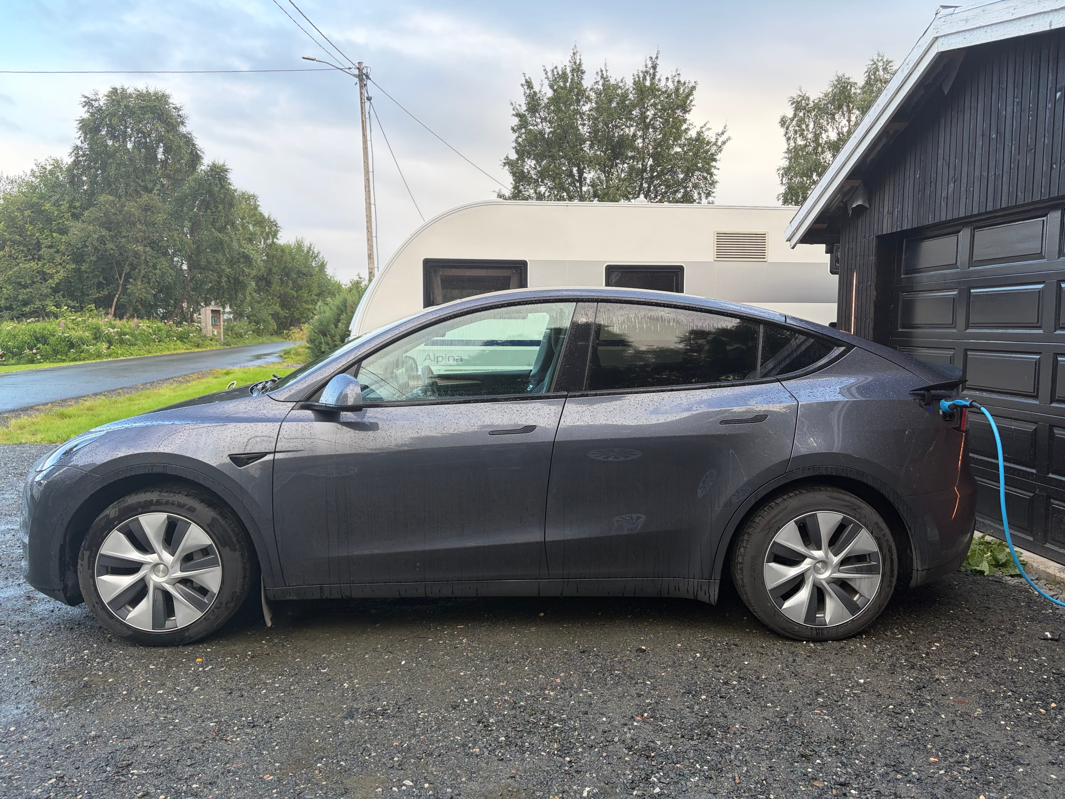 Tesla Model Y Long Range med Aircondition