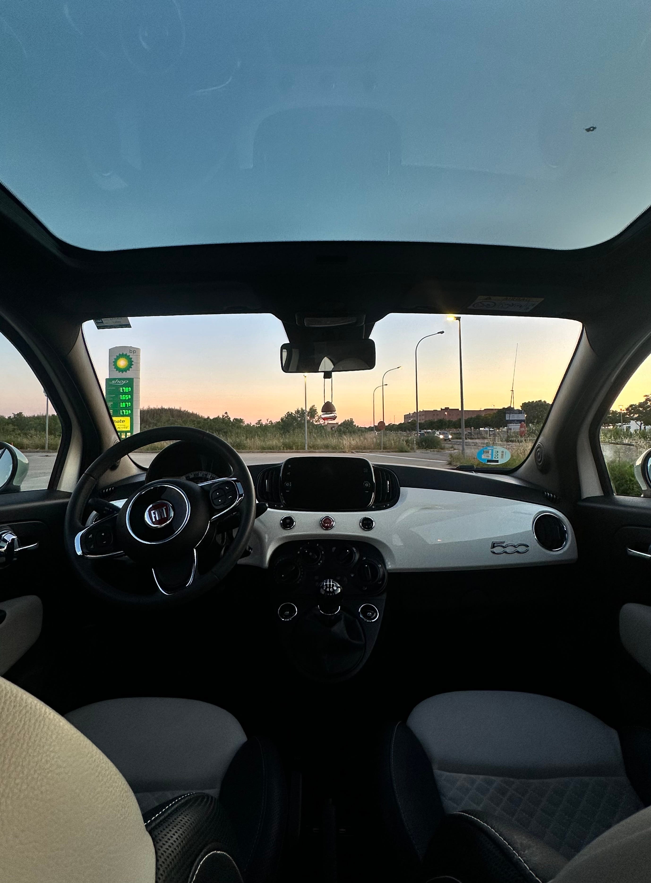 Fiat 500 C Híbrido con Aire acondicionado