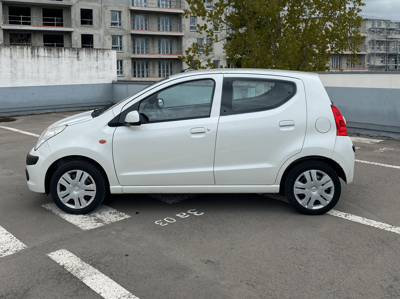 Nissan Pixo