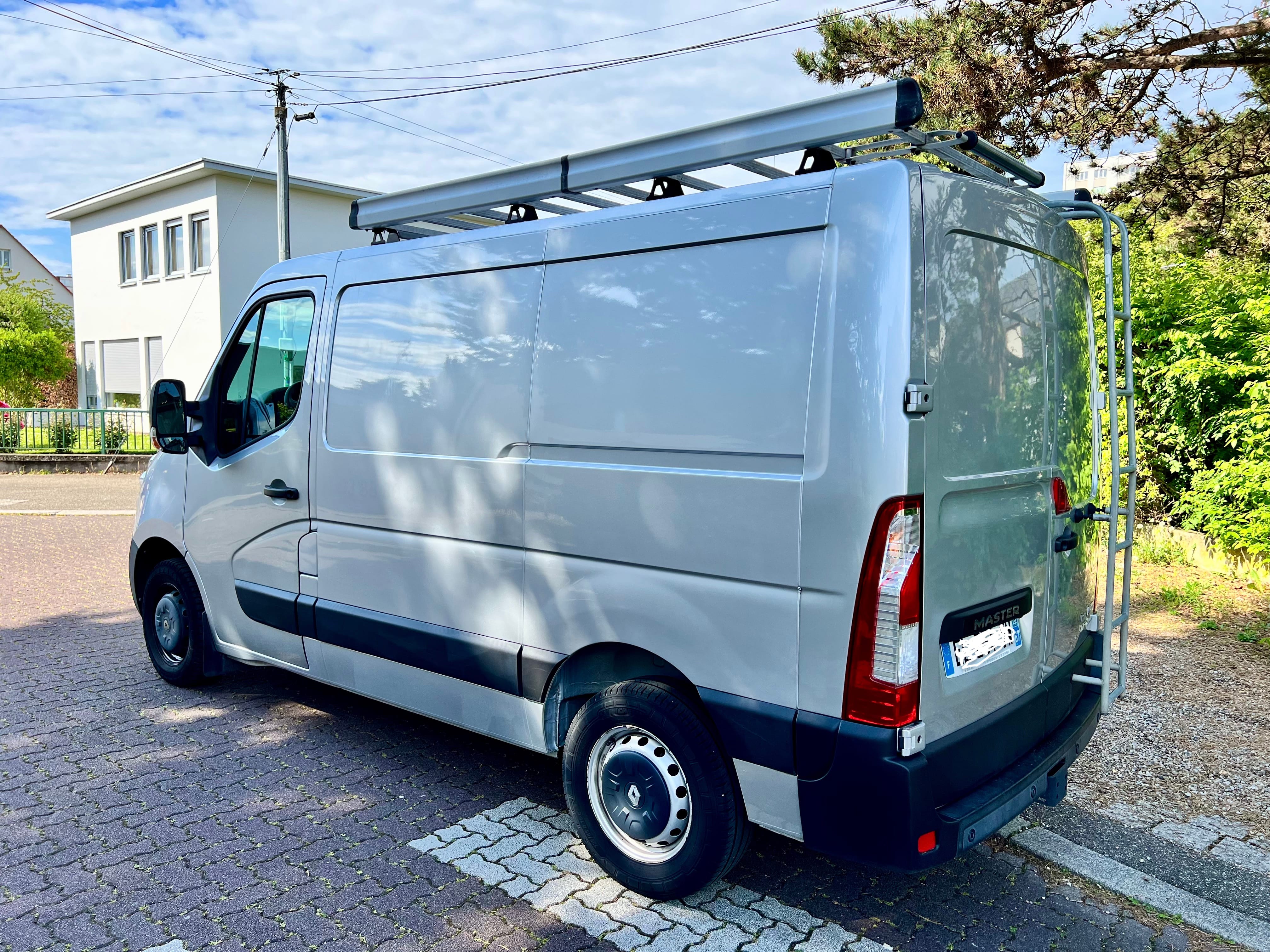 Renault Master 8m3 avec Audio Bluetooth