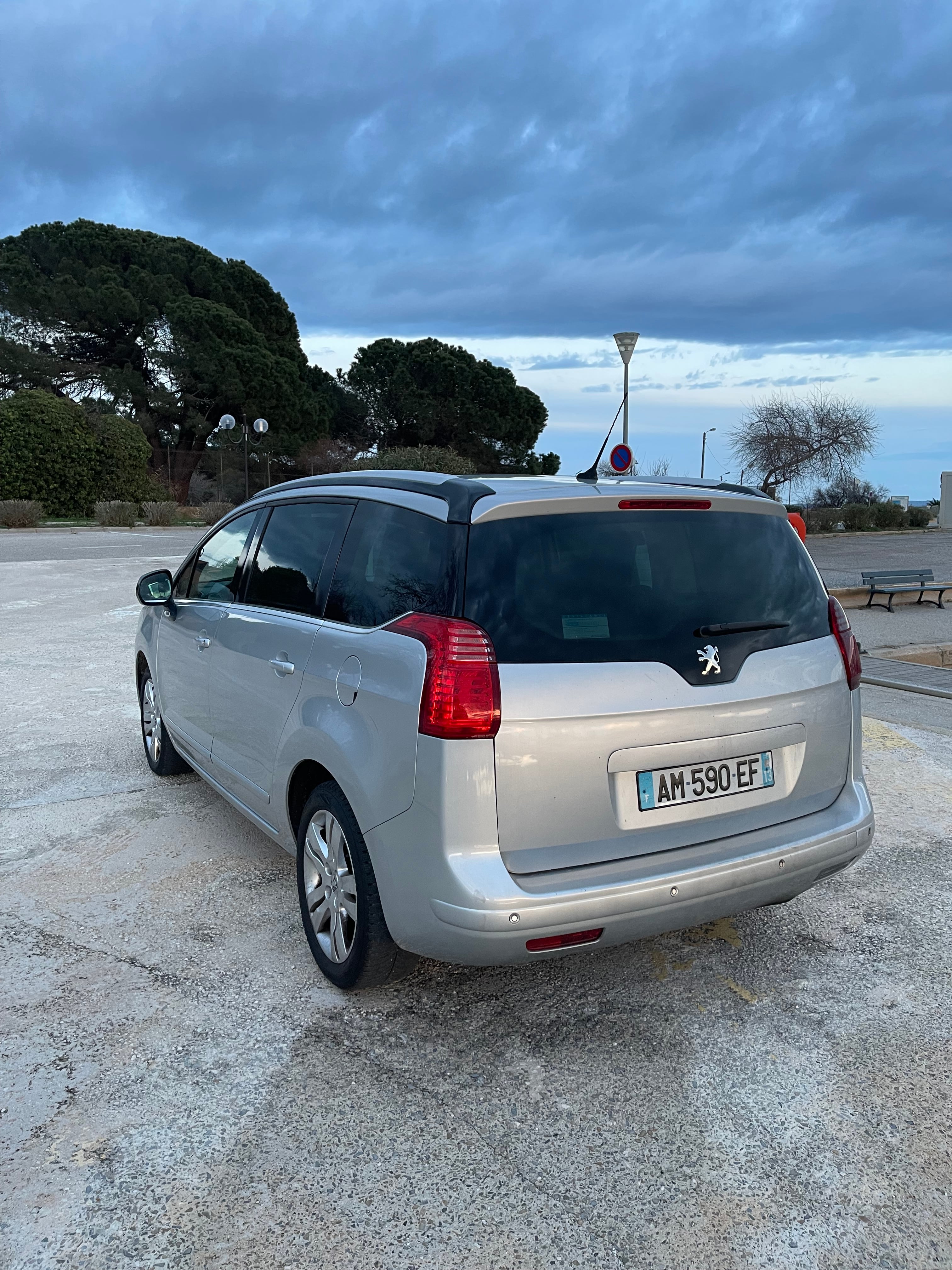 Peugeot 5008 avec Siège bébé