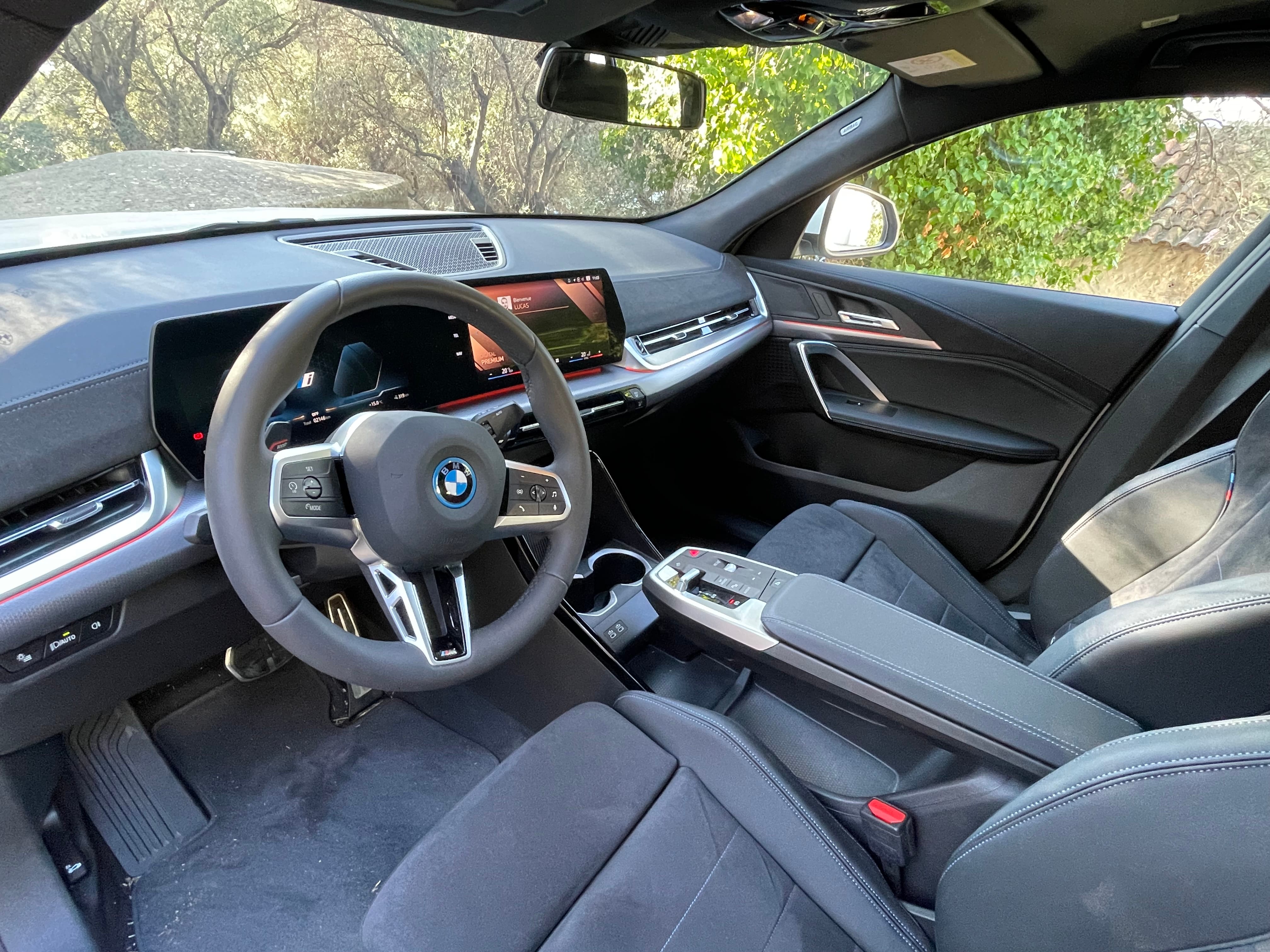 BMW iX2 eDrive20 avec Climatisation