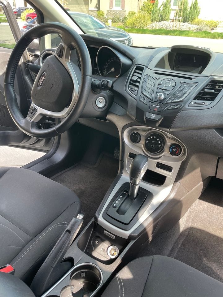 Ford Fiesta SE with Cruise control