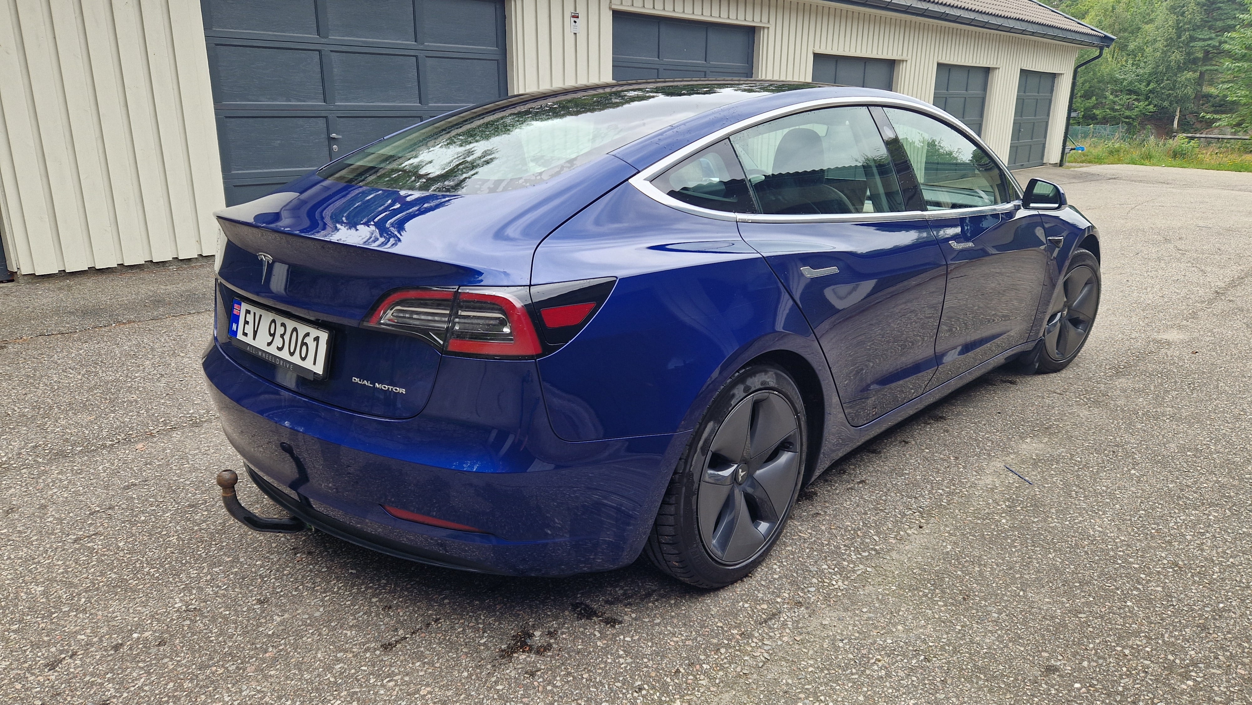Tesla Model 3 Long Range med Firehjulstrekk
