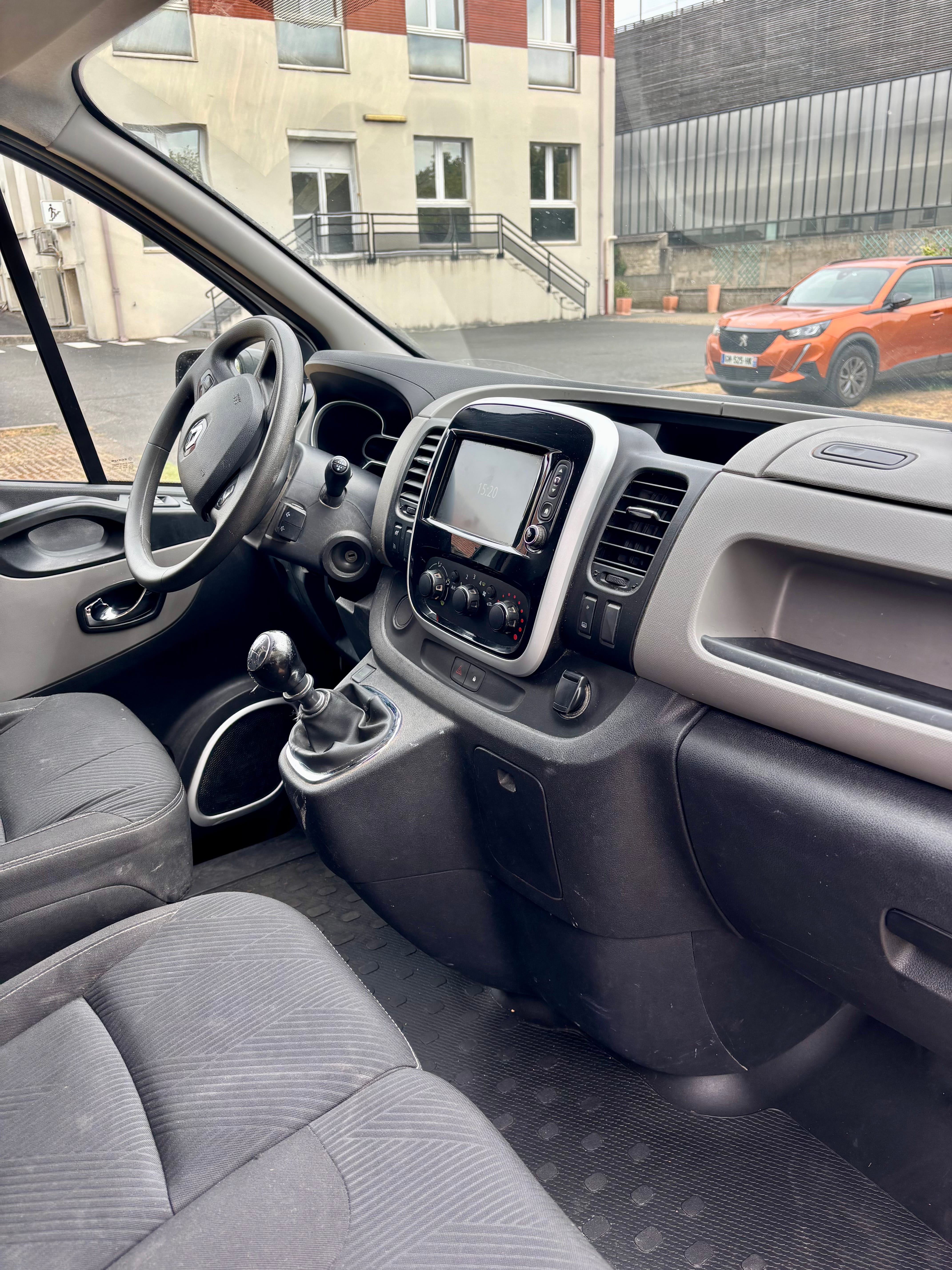 Renault Trafic 1.6 dCi GRAND CONFORT avec GPS