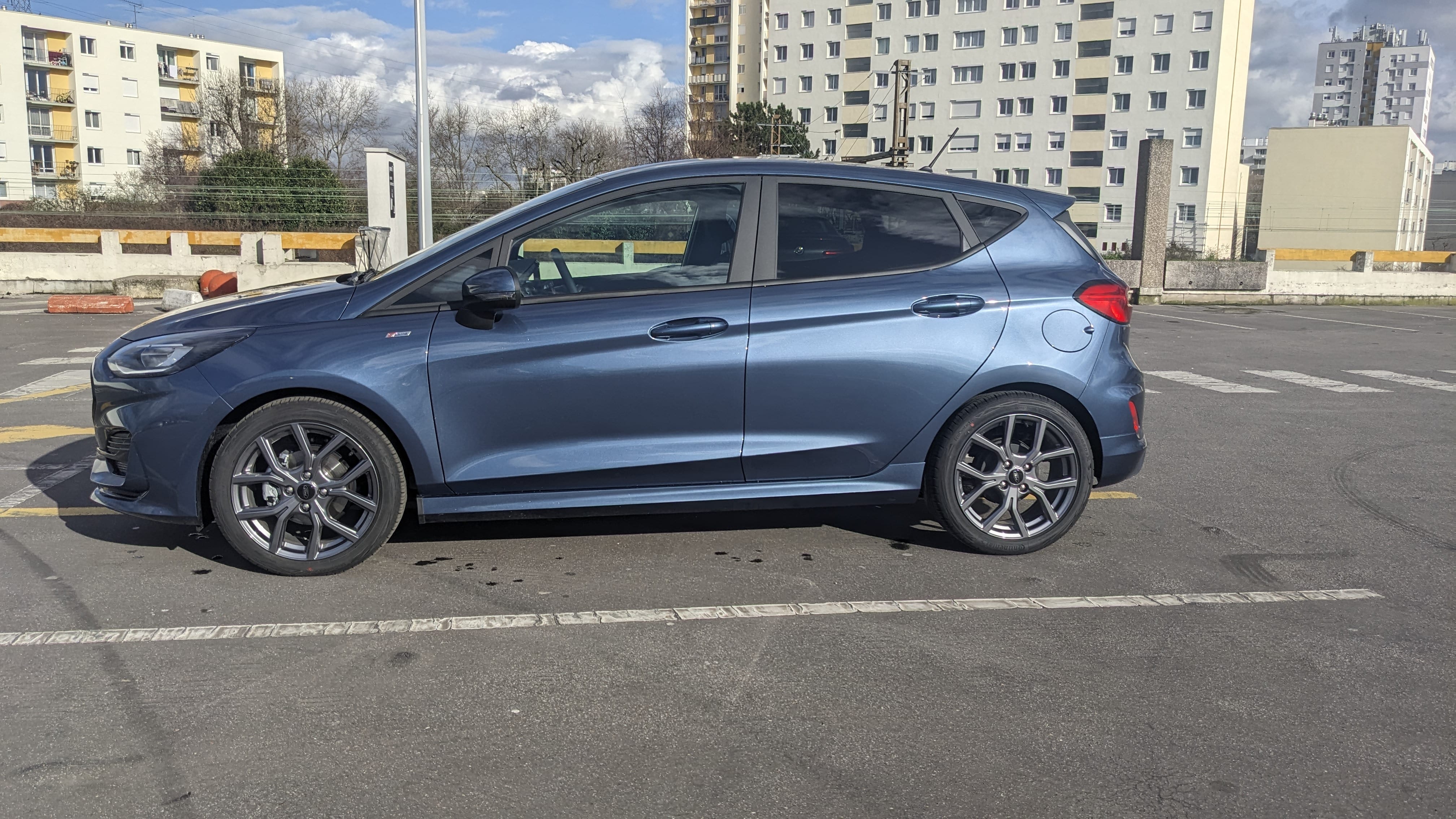 Ford Fiesta Essence/Éthanol avec Climatisation