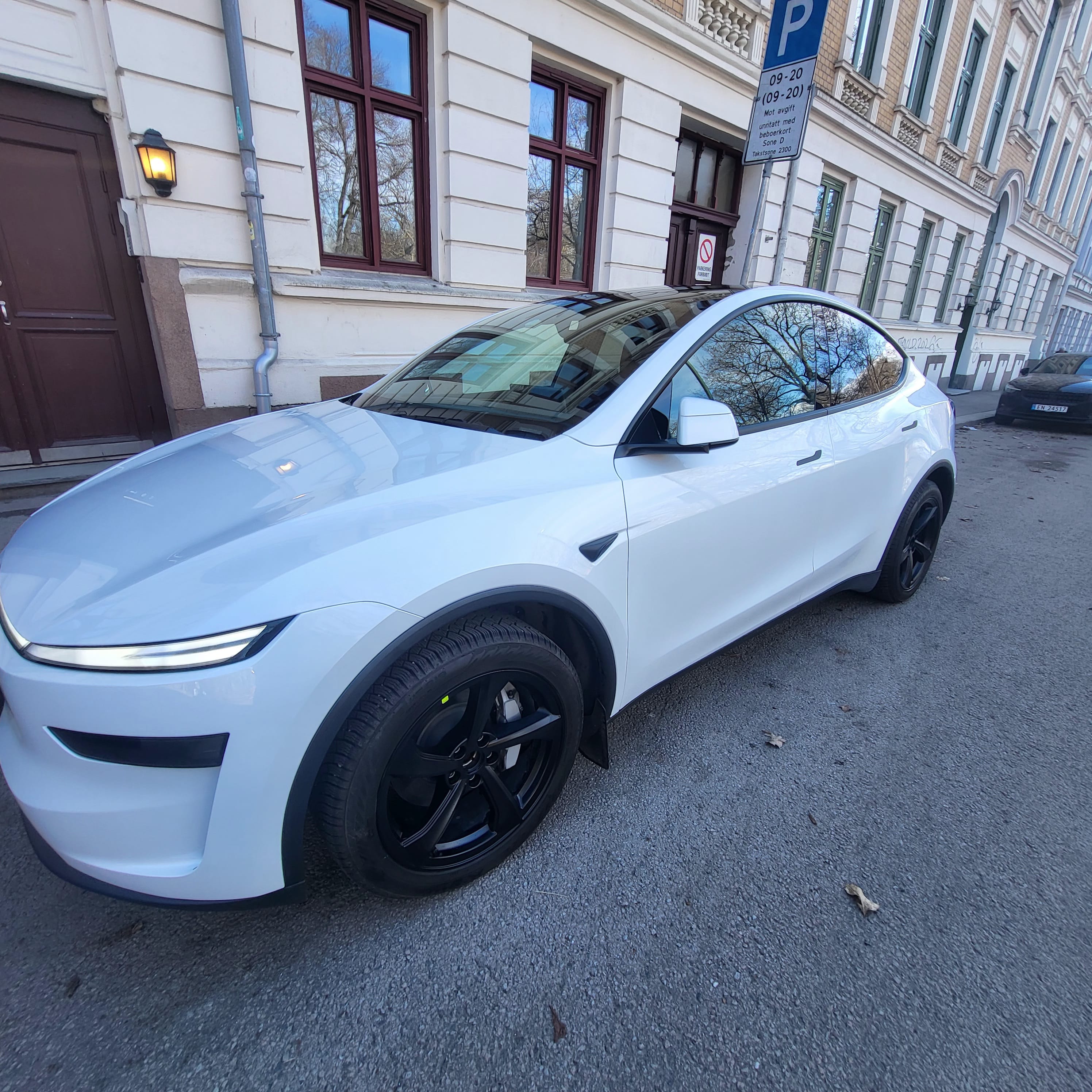 Tesla Model Y Long Range with Air conditioning