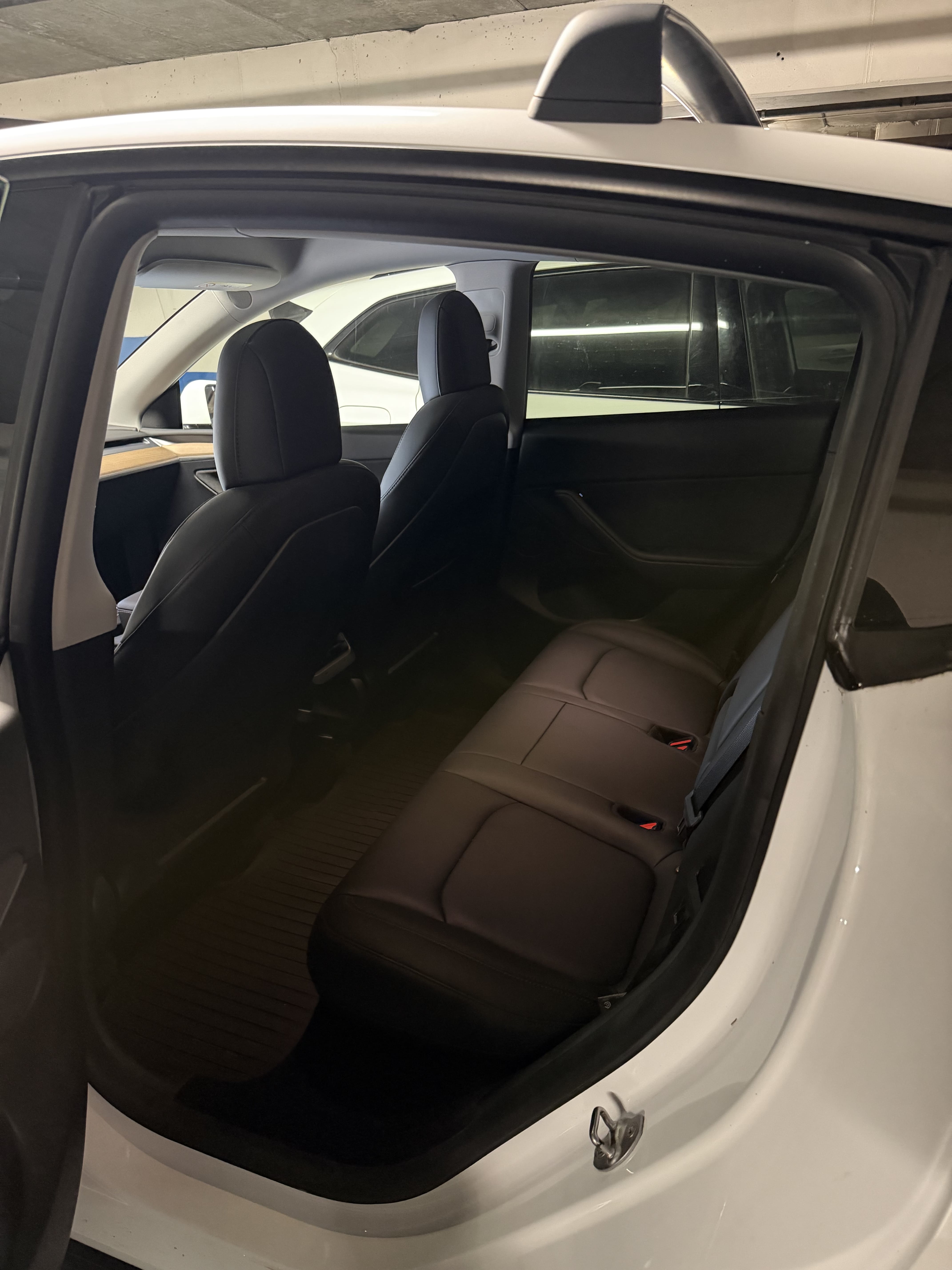 Tesla Model Y Long Range med GPS