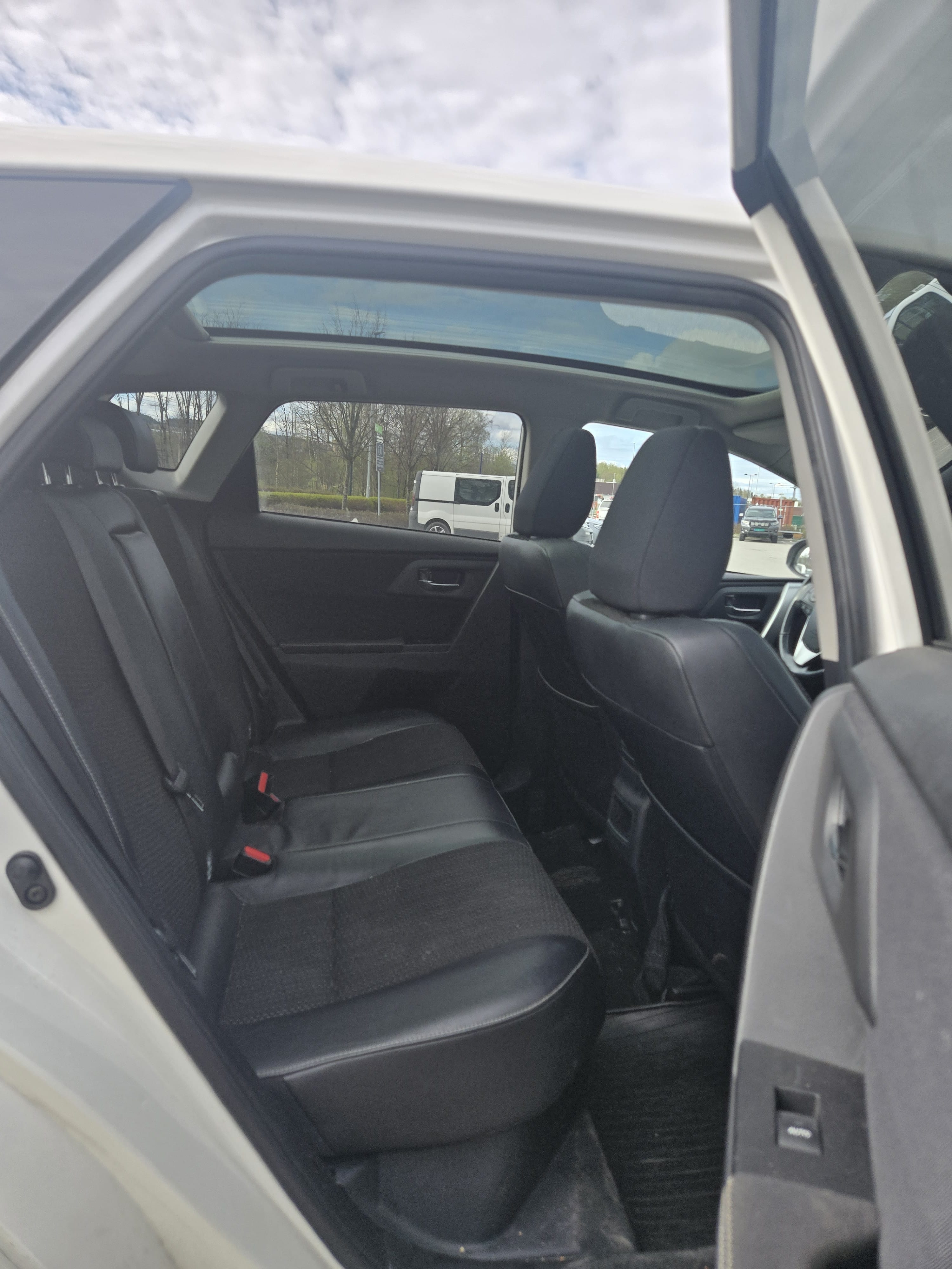 Toyota Auris 1,8 Hybrid, Automat, Panorama tak med Lydinngang
