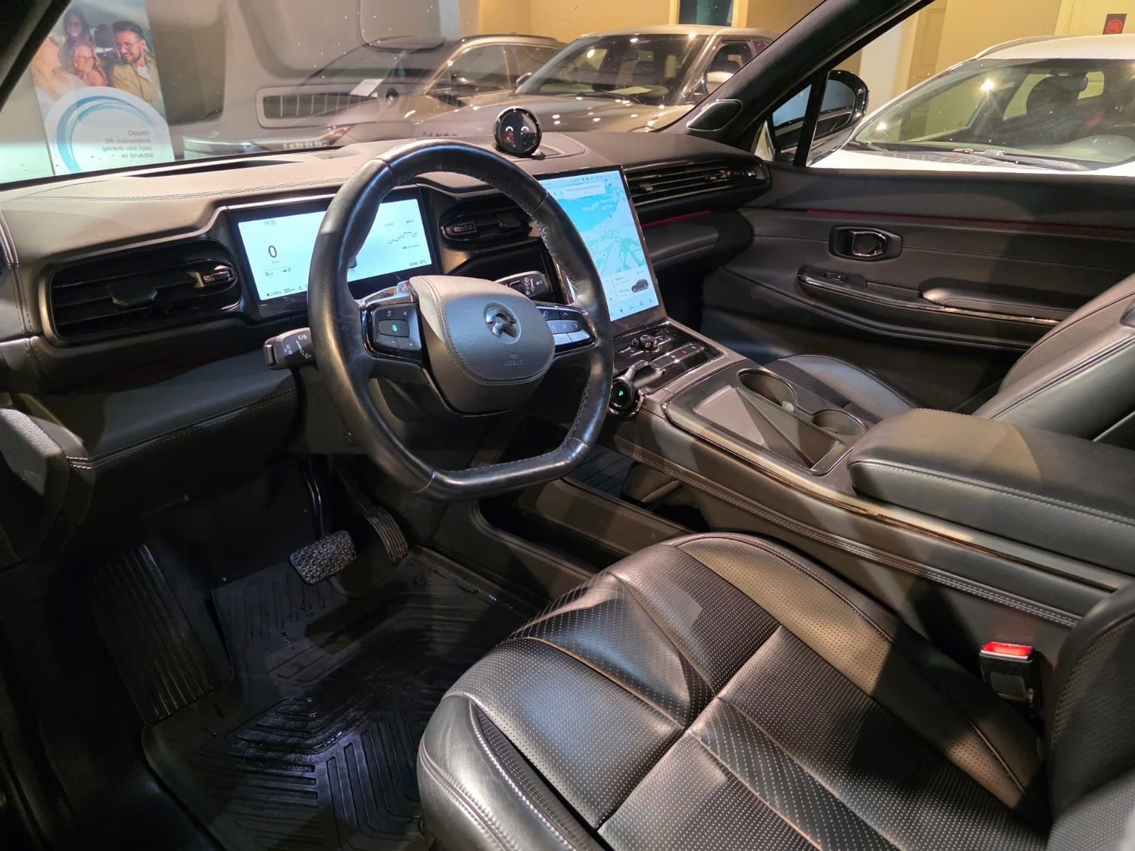 Nio ES8 mit Rückfahrkamera