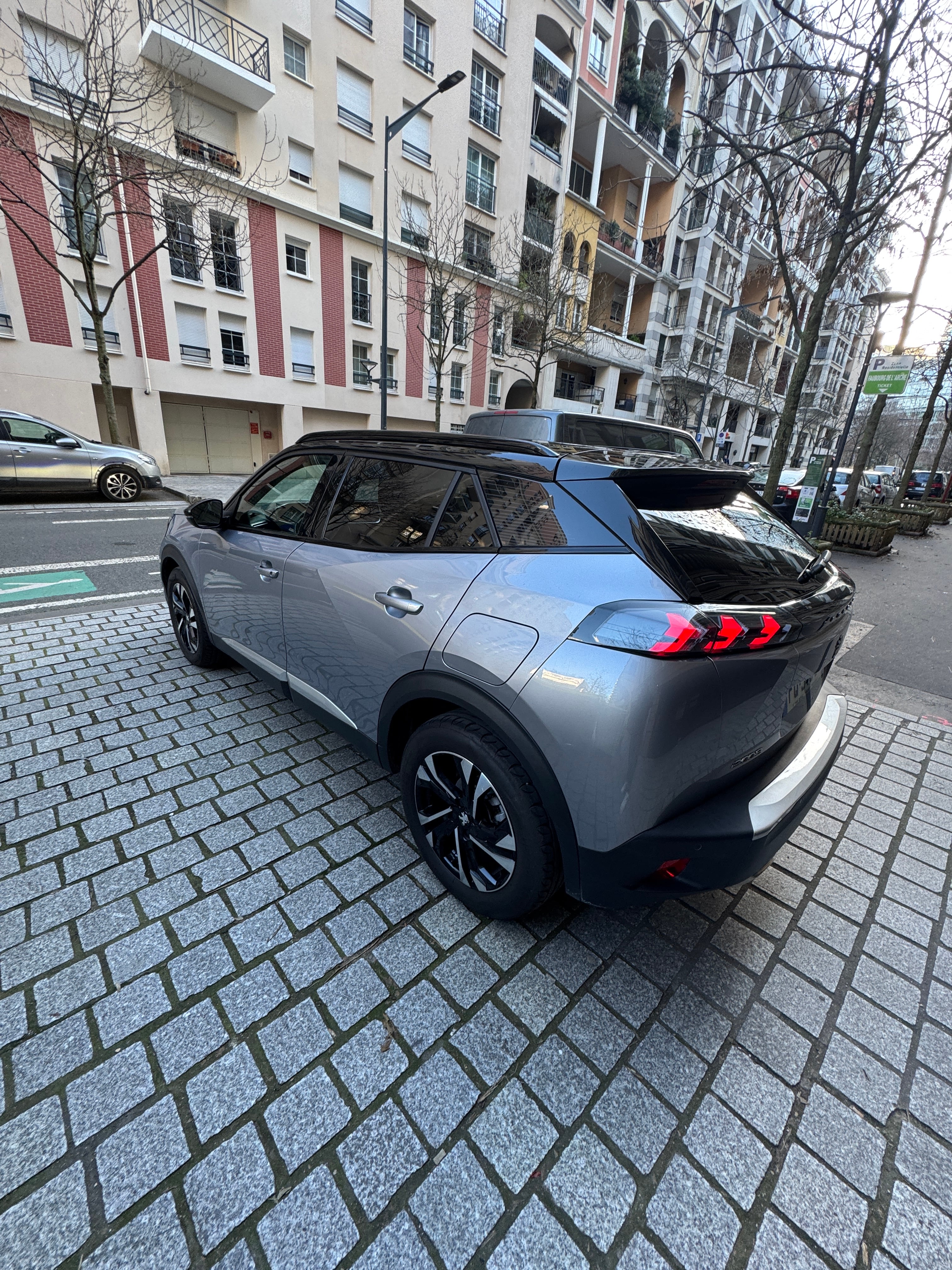 Peugeot 2008 GTLine avec Audio Bluetooth