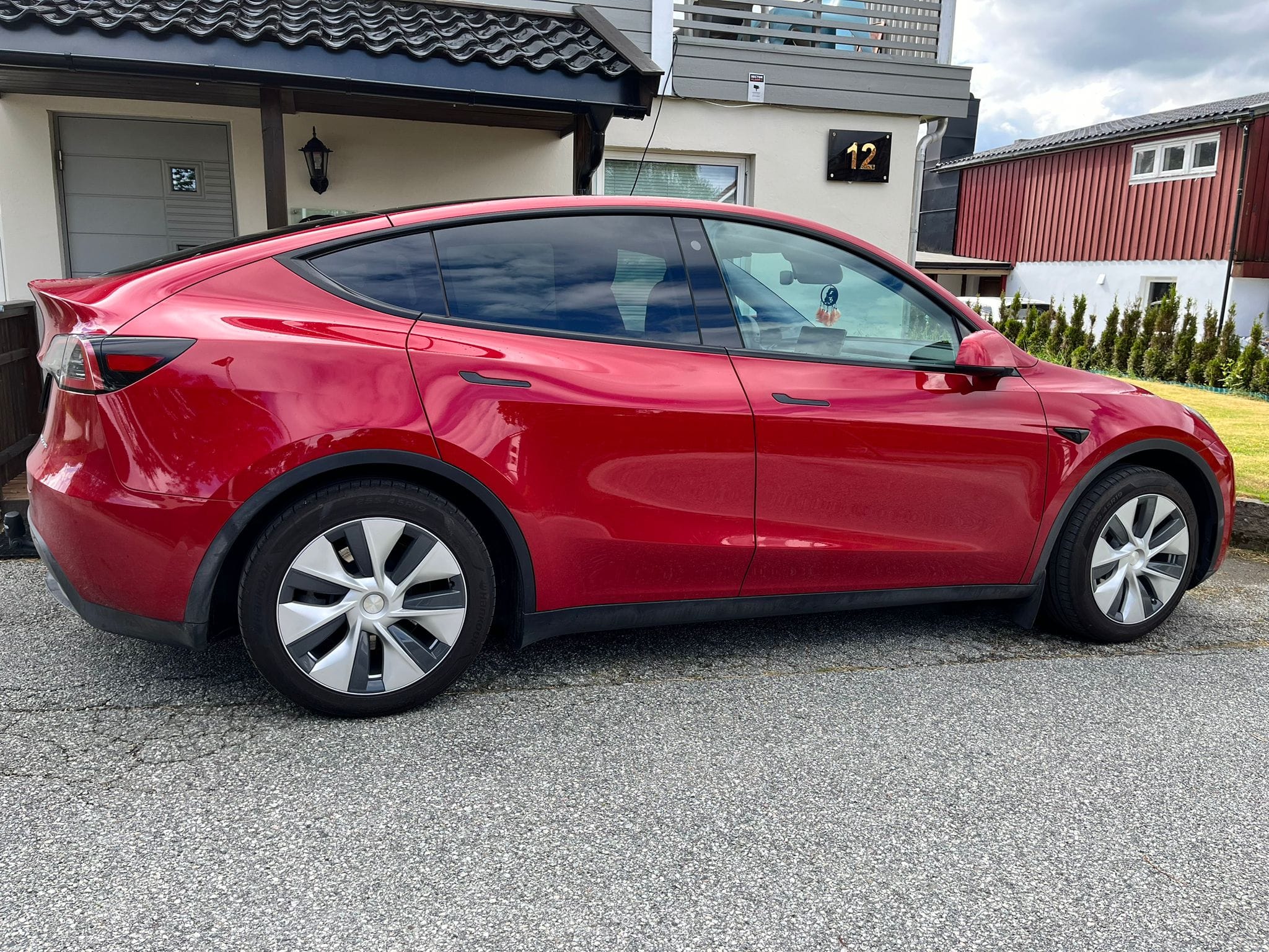 Tesla Model Y med Aircondition