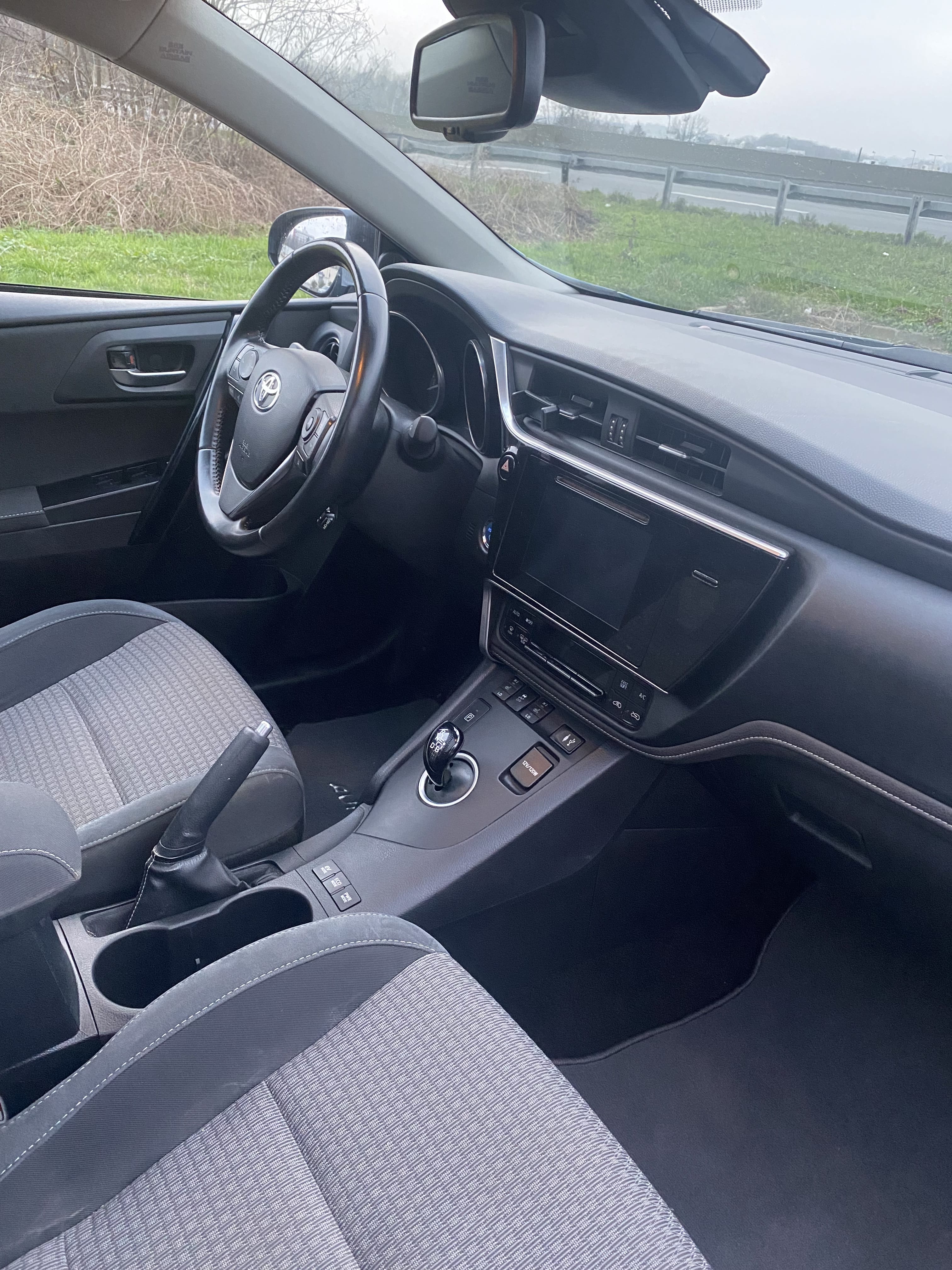 Toyota Auris Touring Sports avec Entrée audio / iPod