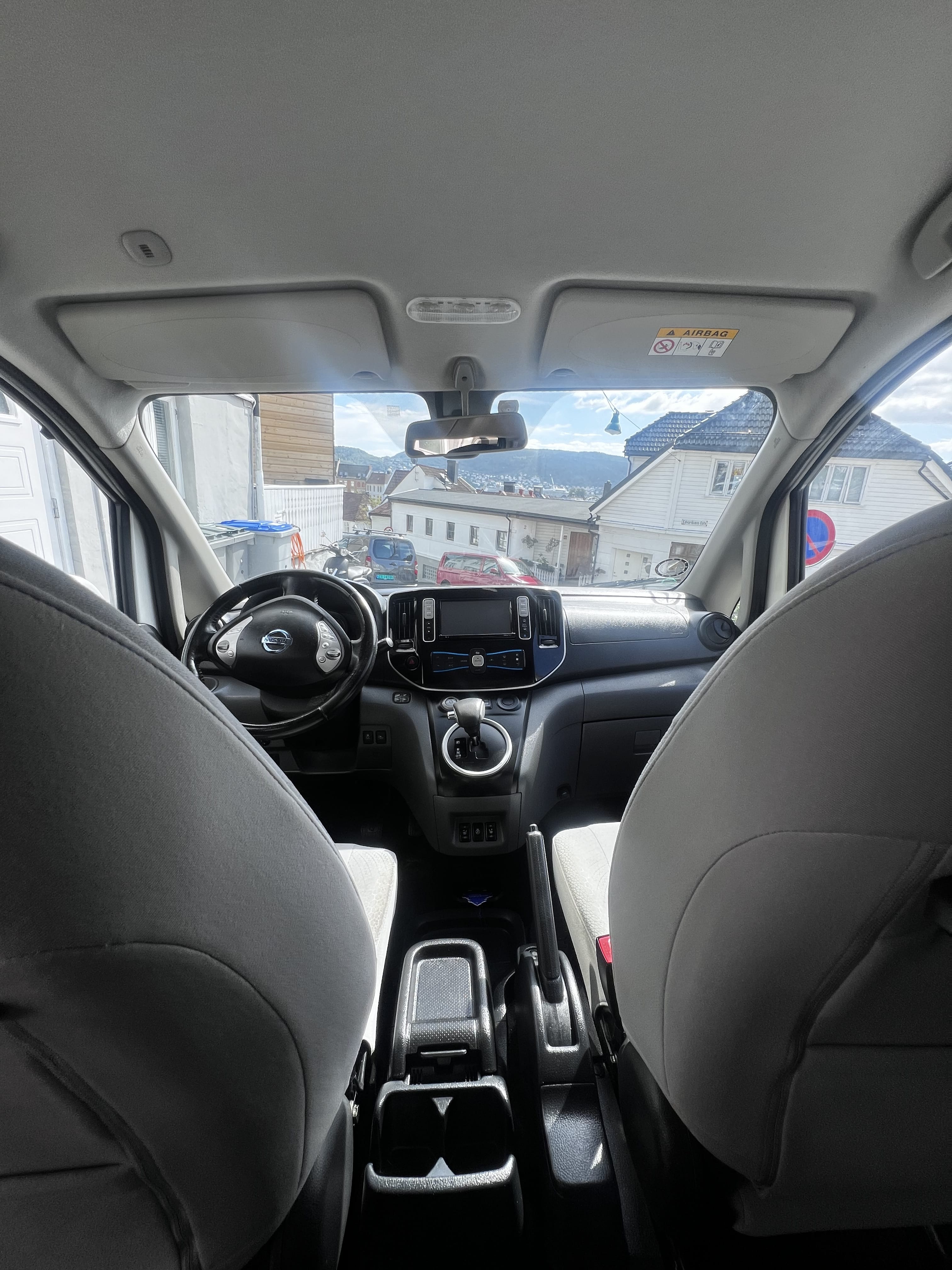 Nissan e-NV200 Evalia med Lydinngang