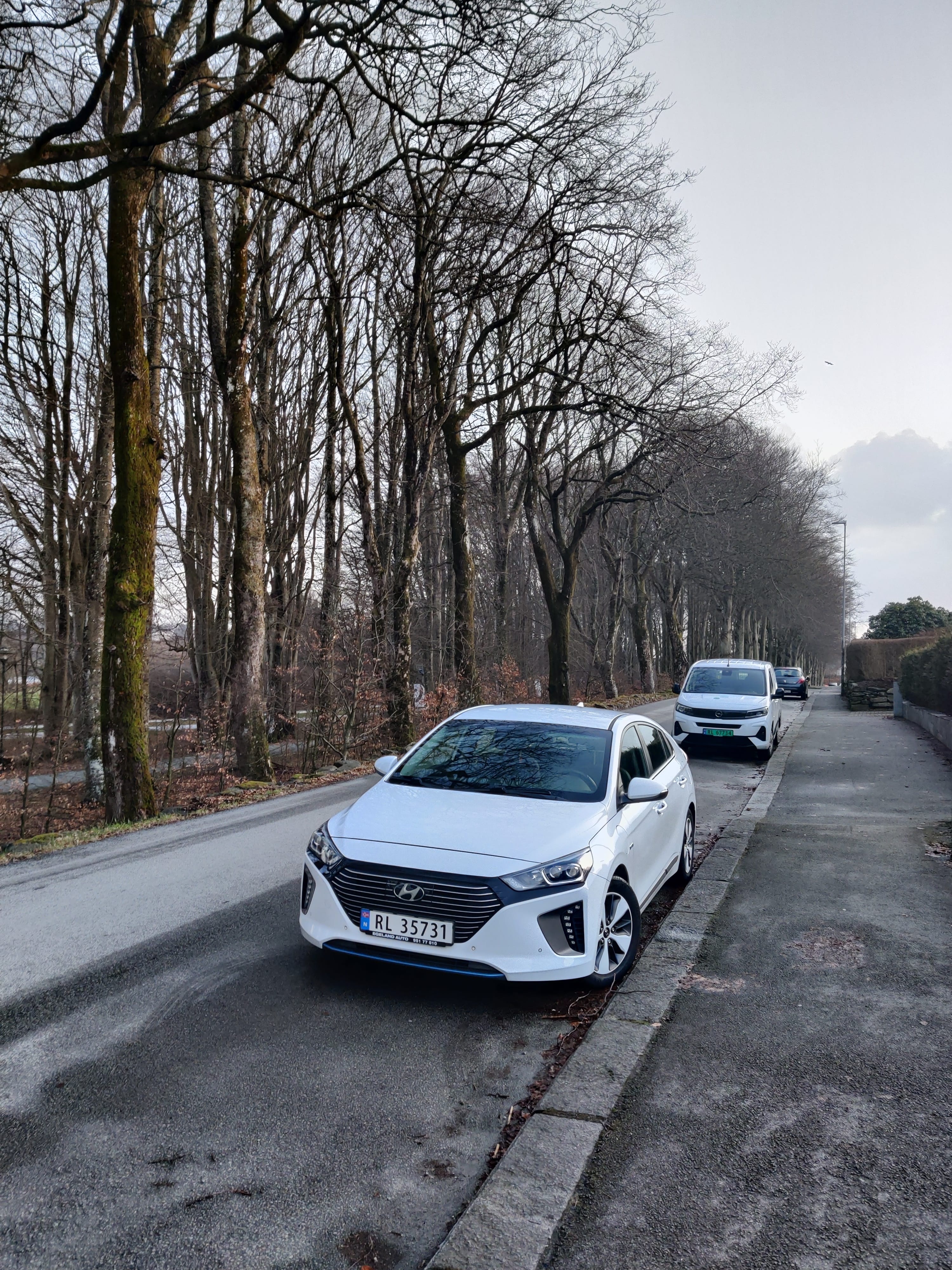 Hyundai Ioniq, 2018, Blyfri 95 / Electric (hybrid), automatic