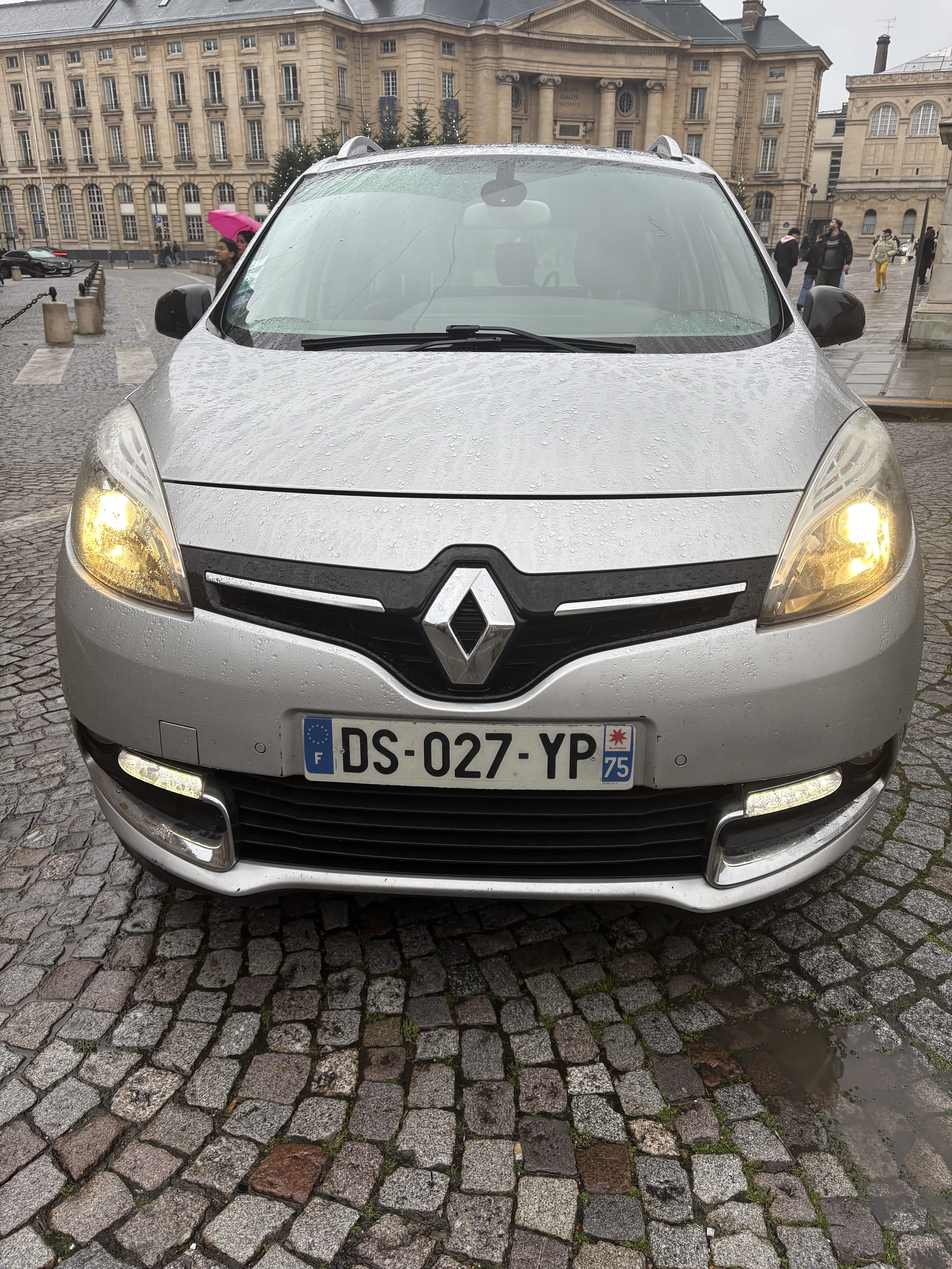 Renault Grand Scenic 7 places Essence Bose - Idéale famille