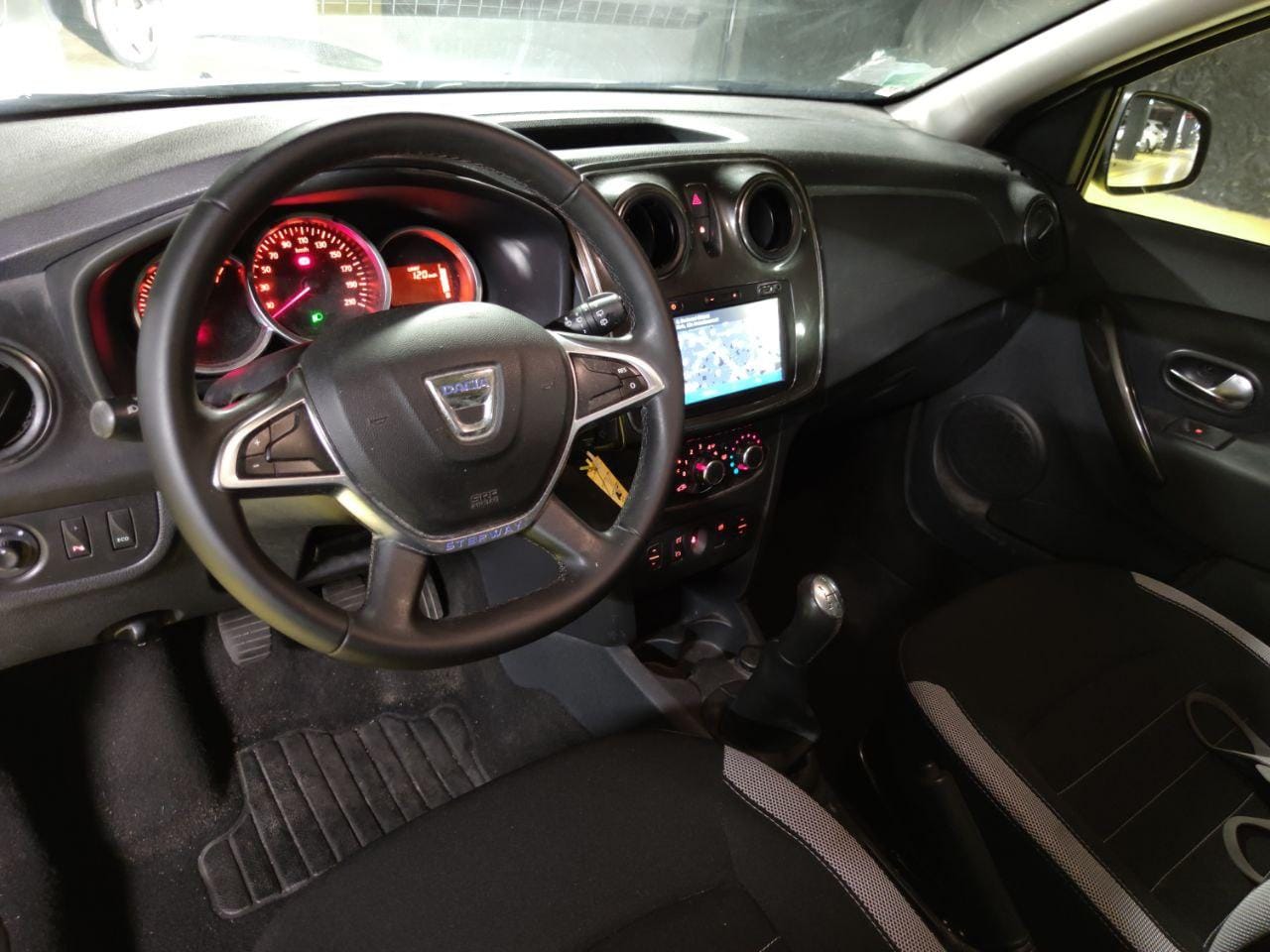 Dacia Sandero EJ618RY avec Régulateur de vitesse