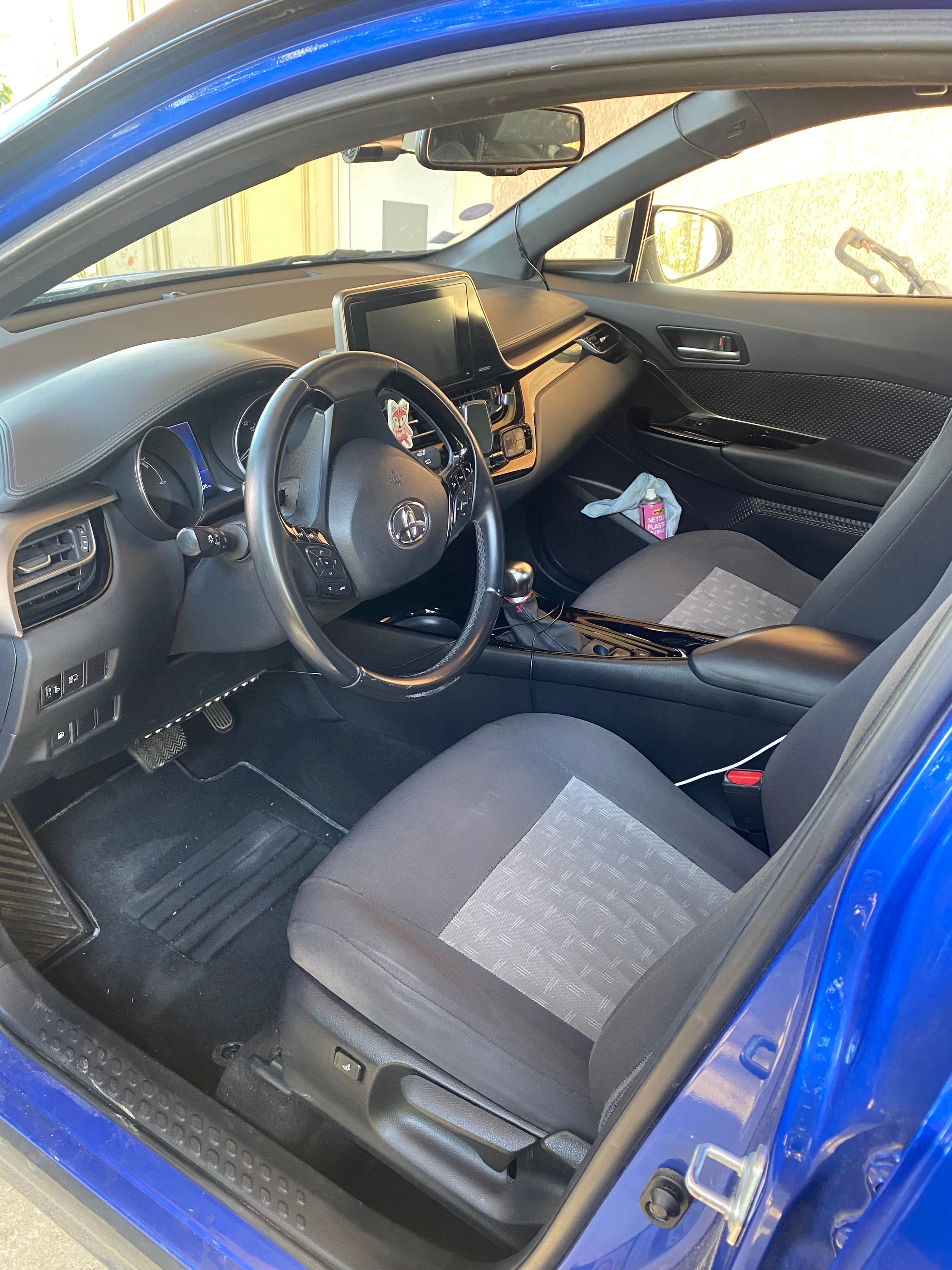 Toyota C-HR Hybrid avec Climatisation