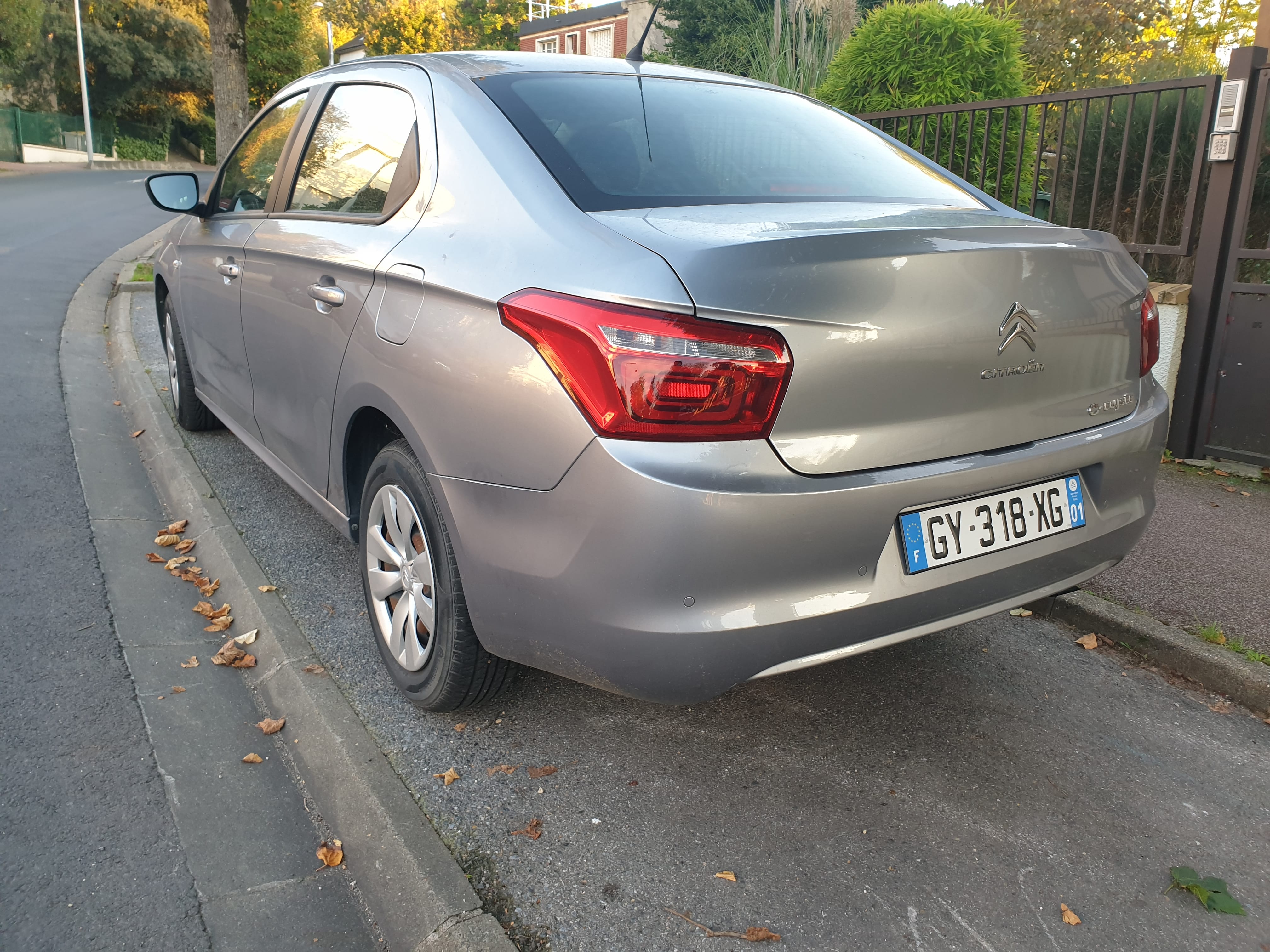 Citroen C-Elysée avec Siège bébé