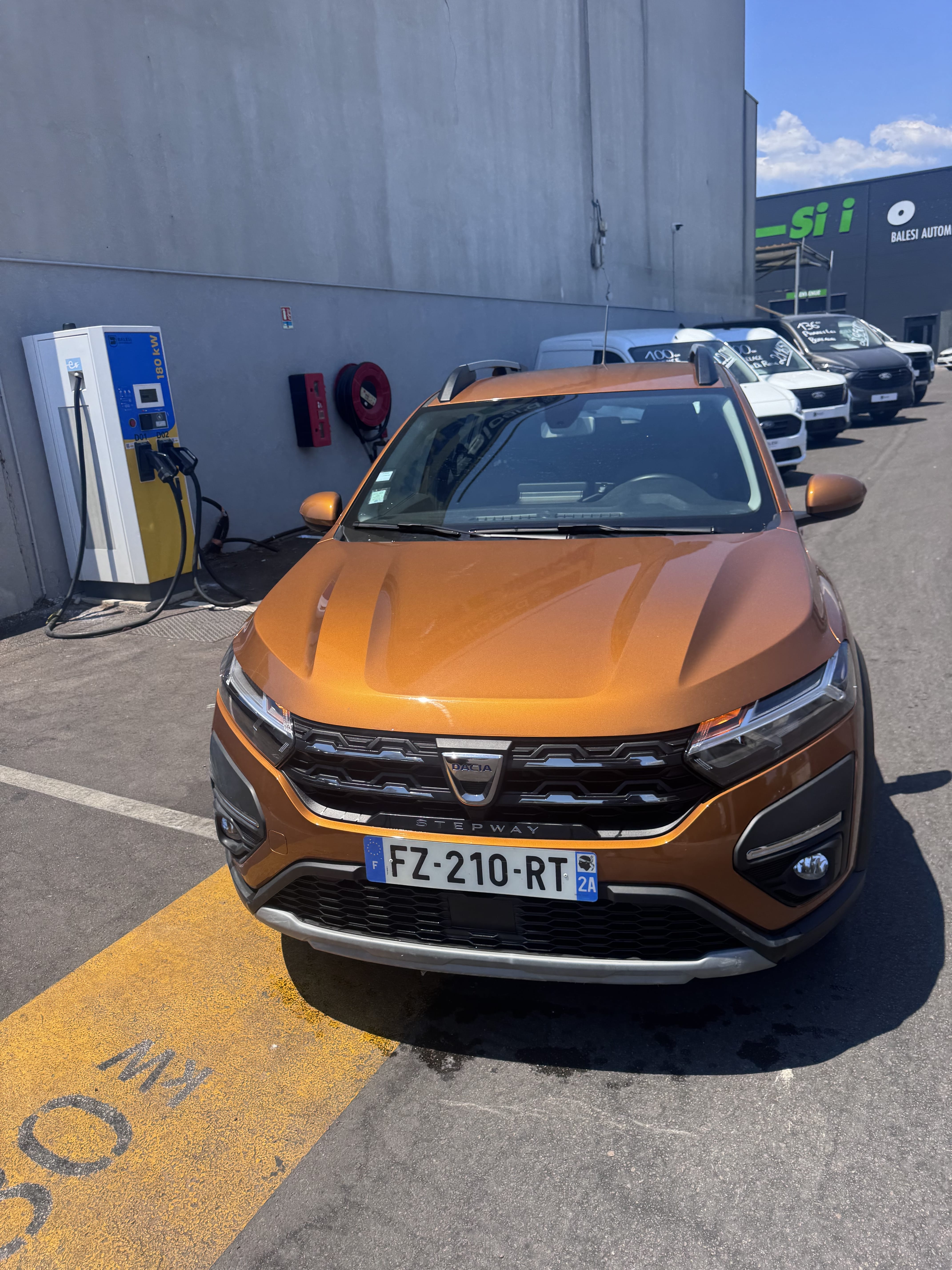 Dacia Sandero Stepway avec Coffre de toit