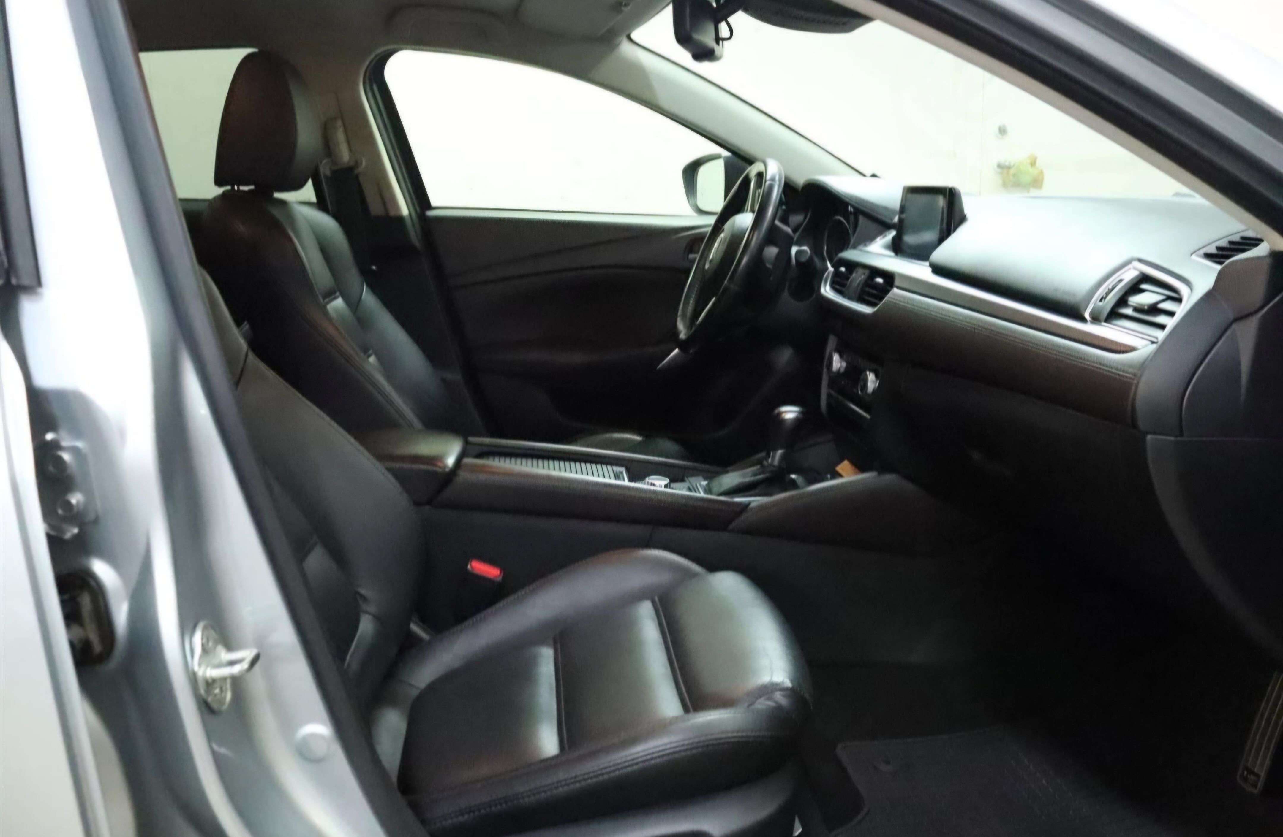 Mazda 6 med Aircondition