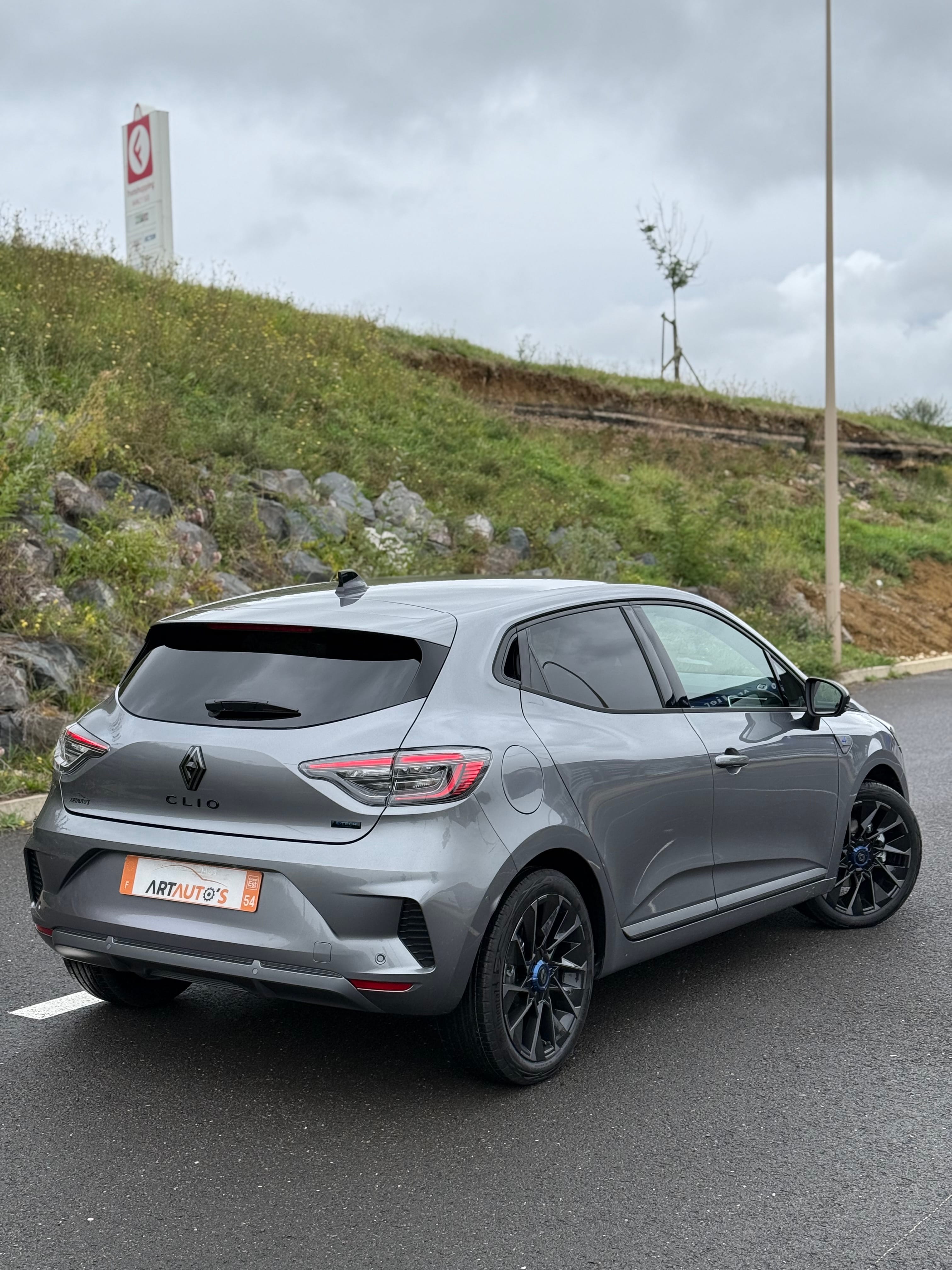 Renault Clio RS Line 1.6 E-tech Hybride avec Climatisation