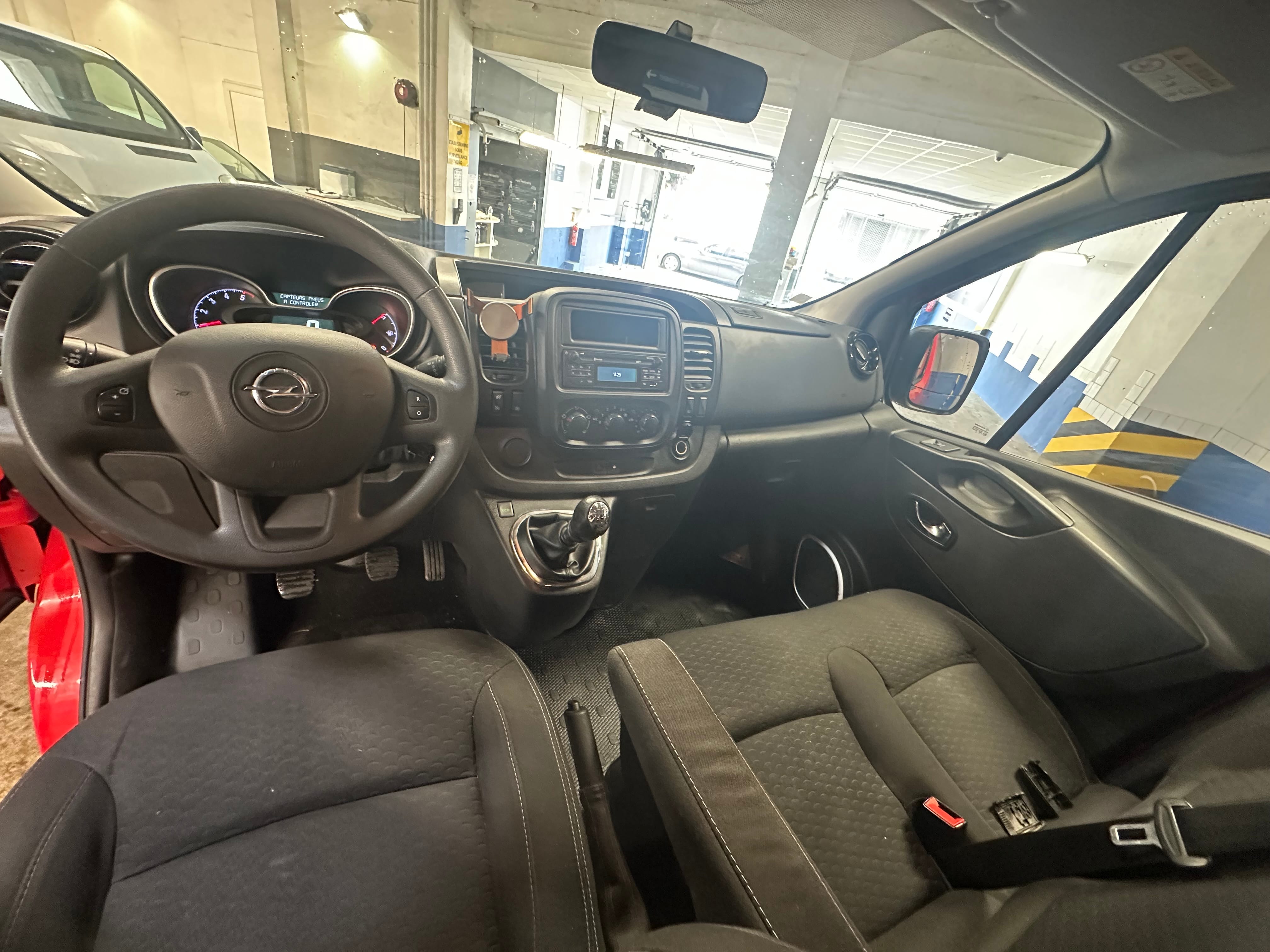 Opel Vivaro avec Audio Bluetooth