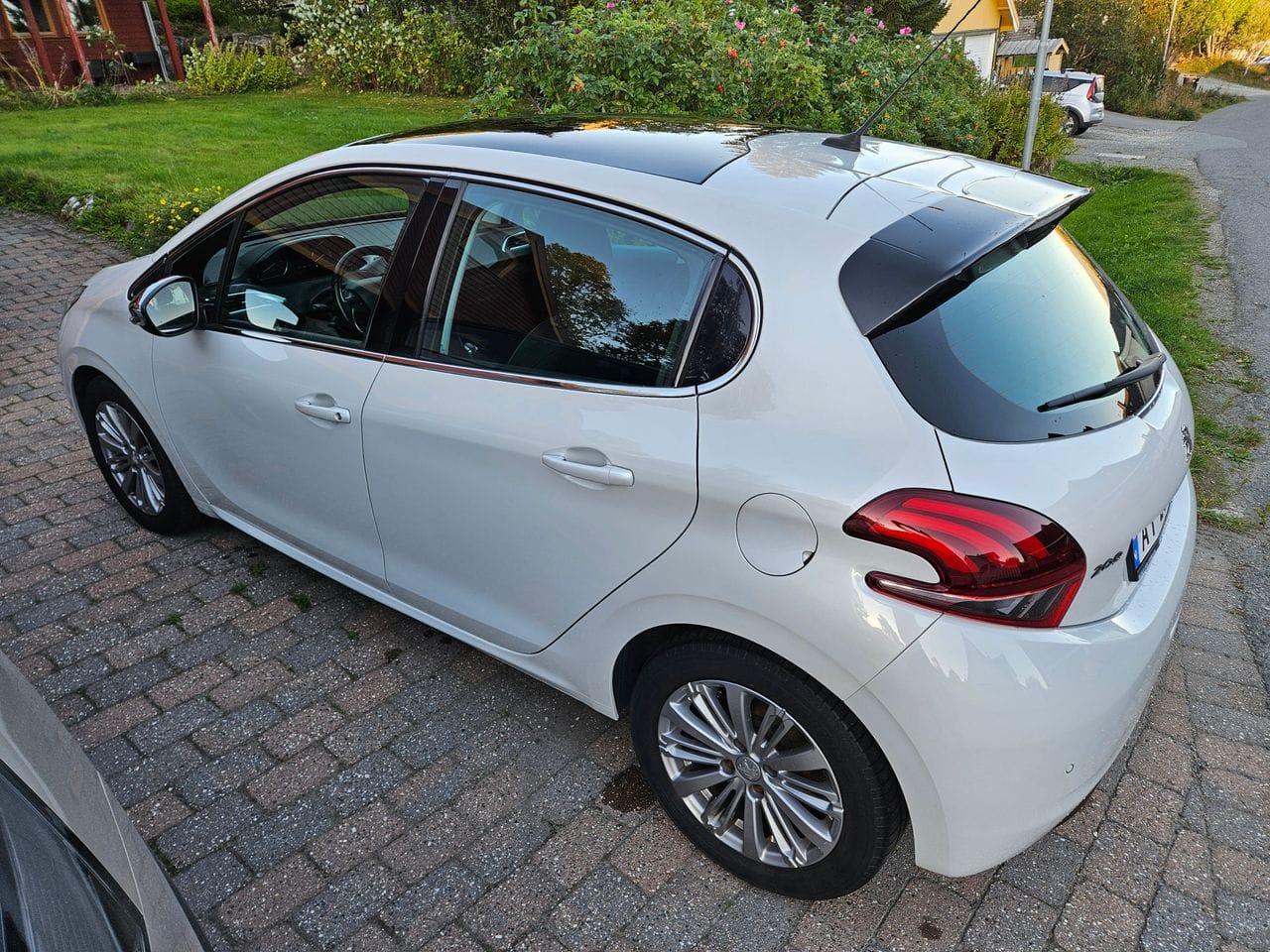 Peugeot 208 1,2 Puretech with Cruise control