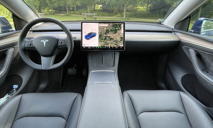 Tesla Model Y avec GPS