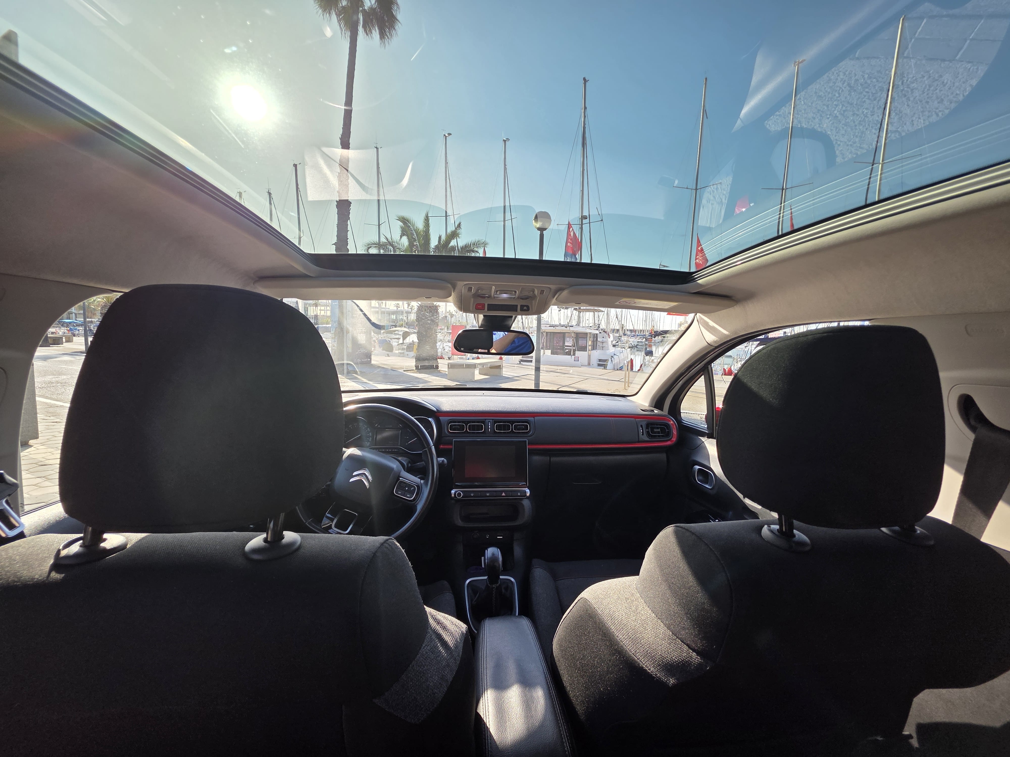 Citroen C3 con gps, camara, techo panorámico avec GPS