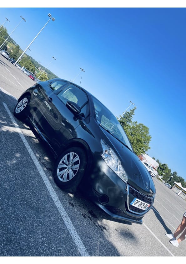 Peugeot 208 1,2 puretech, 2015, Essence 95
