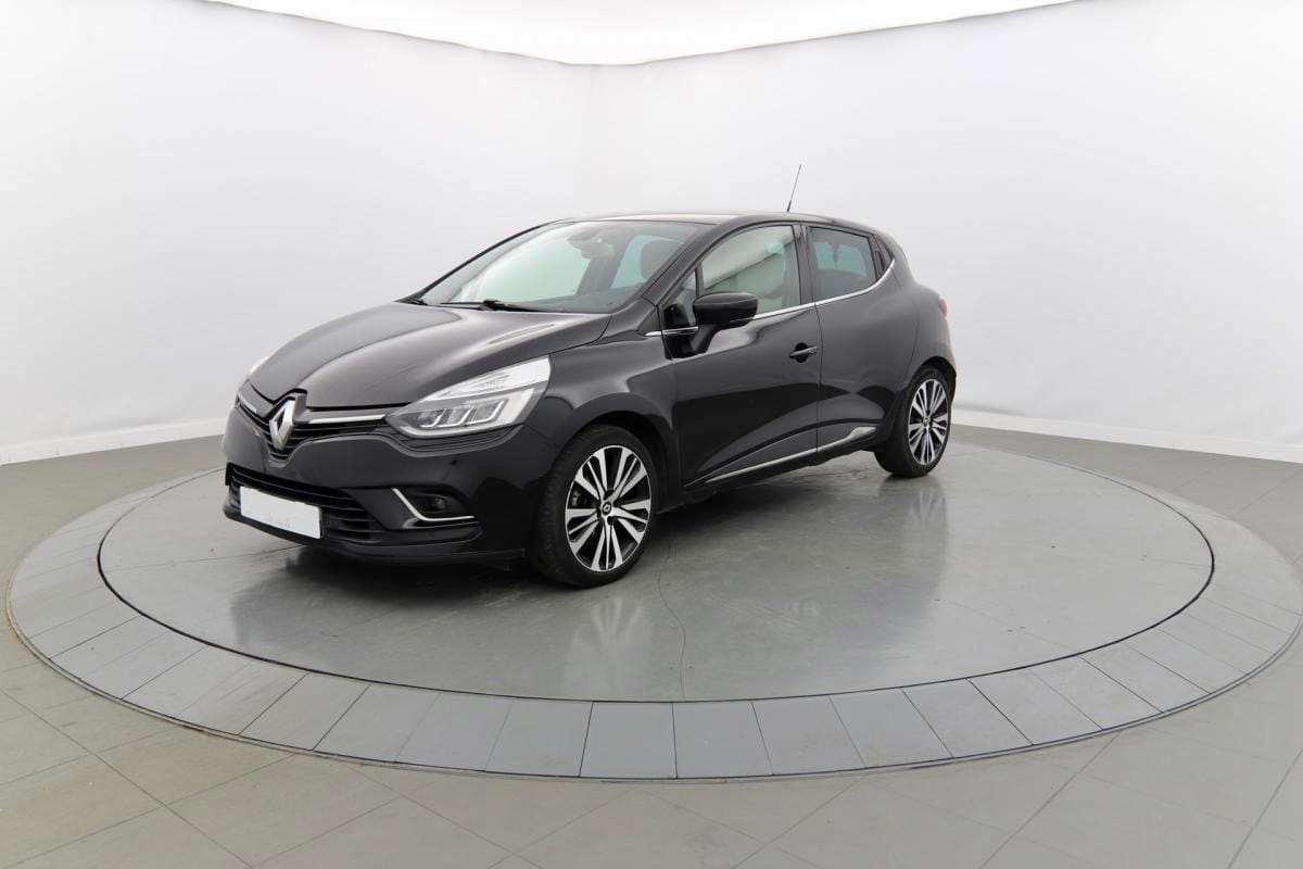 Renault Clio Initiale Paris — luxe & sportivité à 3 min aéroport, place dédiée, 2017, Essence 95