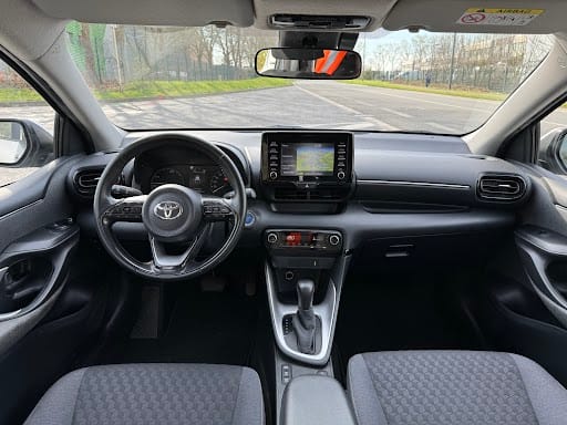 Toyota Yaris Hybride with Cruise control