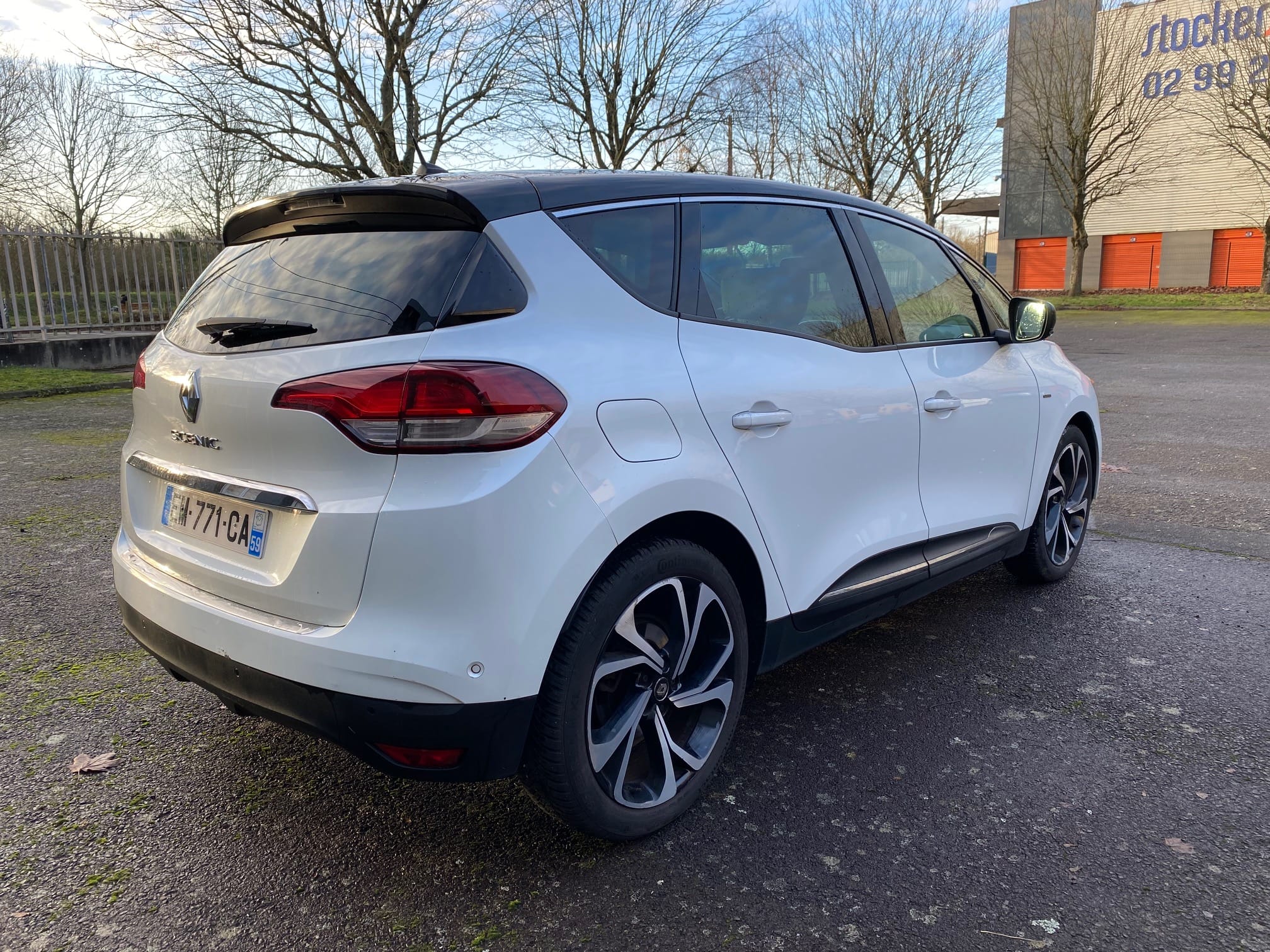 Renault Scenic with Backup camera