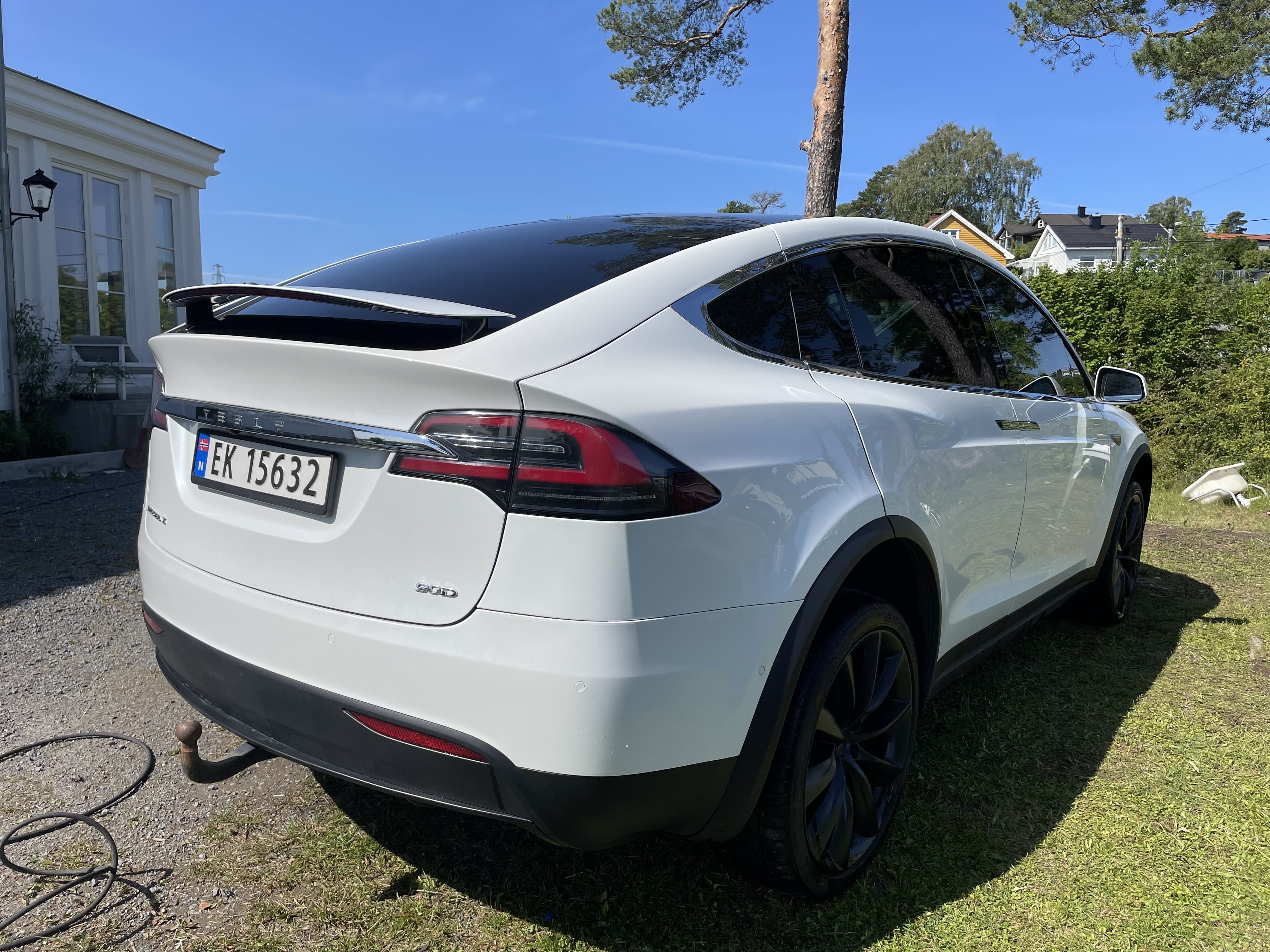 Tesla Model X 90D med Babysete