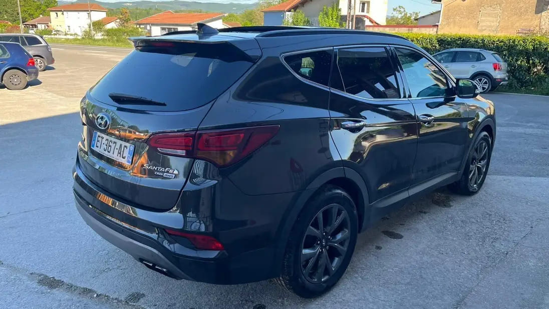 Hyundai Santa Fe with GPS
