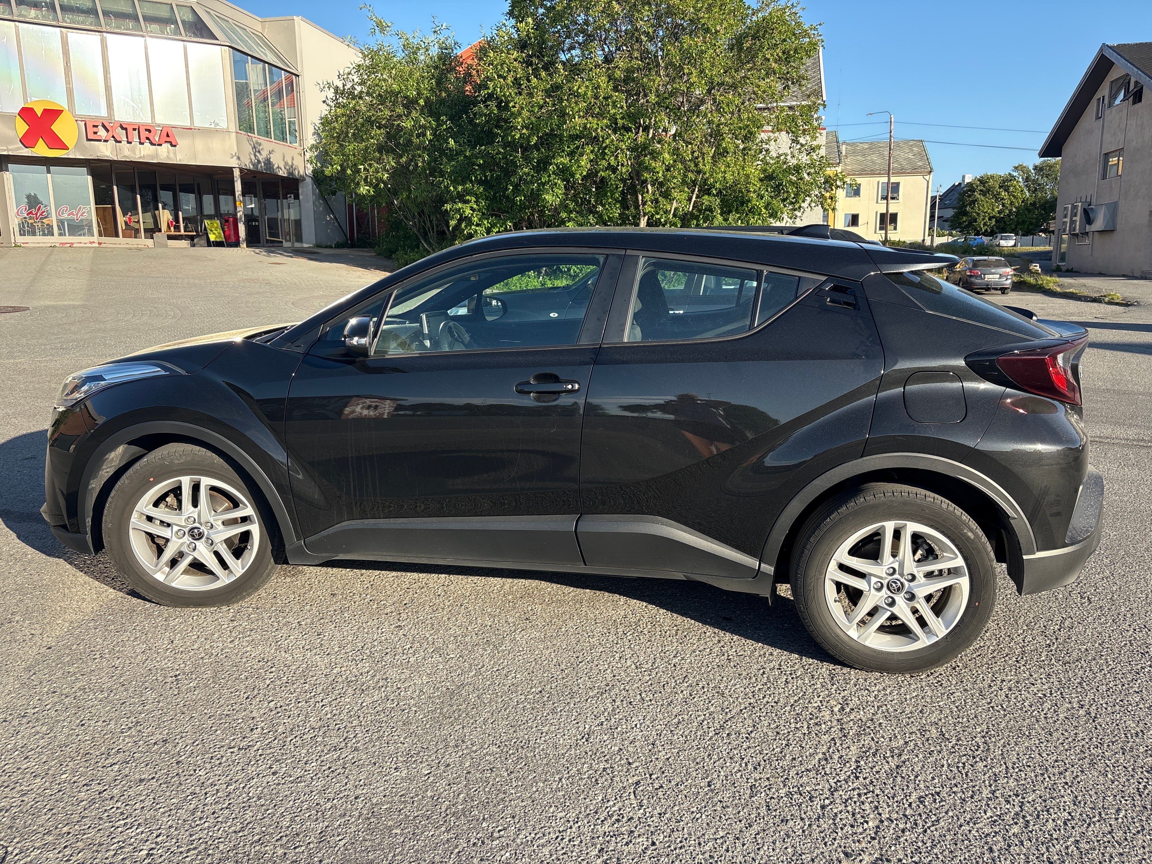 Toyota C-HR Hybrid med Aircondition