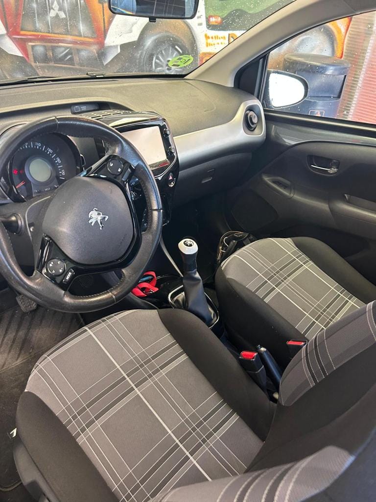 Peugeot 108 1.2 Pure Tech Allure 5P