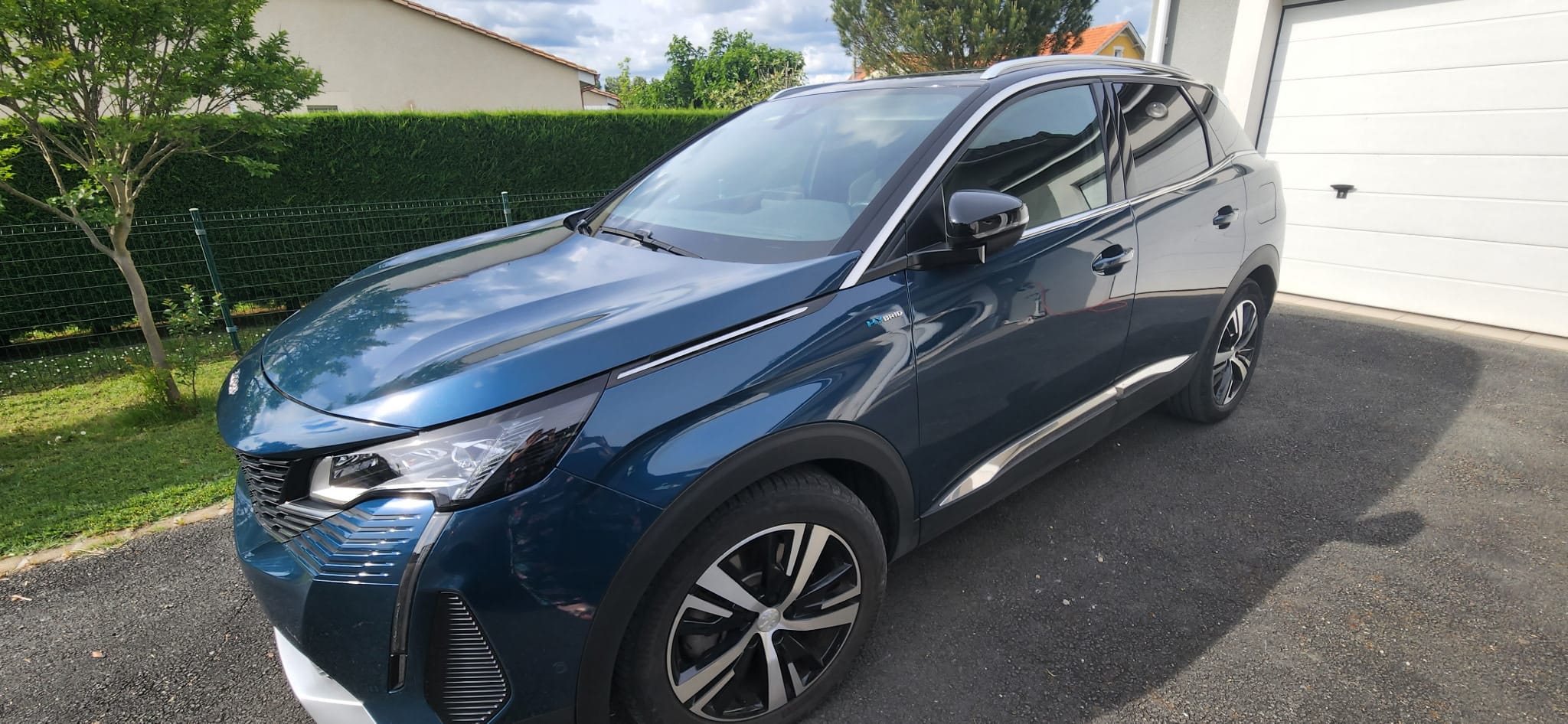 Peugeot 3008, 2022, Essence 95 / Électrique (hybride), automatique