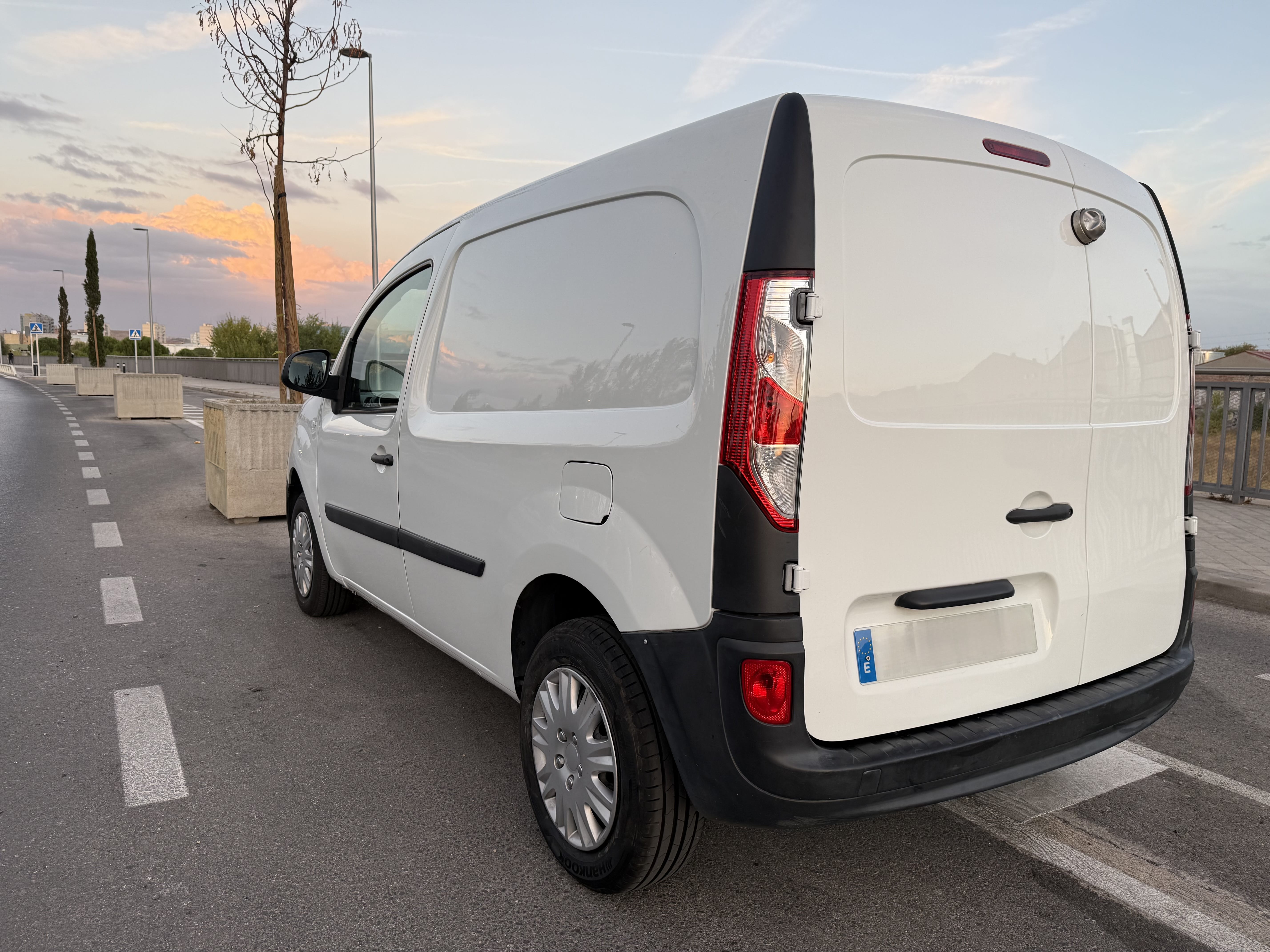Renault Kangoo 2018 ¡Reserva Sin Llaves! con Aire acondicionado