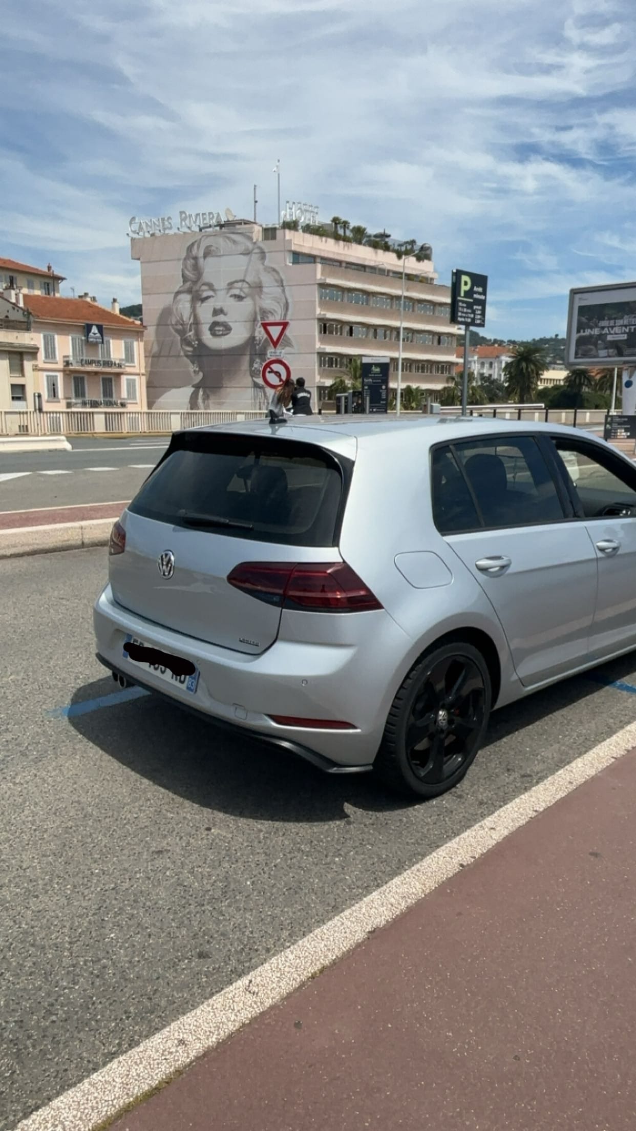 Volkswagen Golf avec GPS