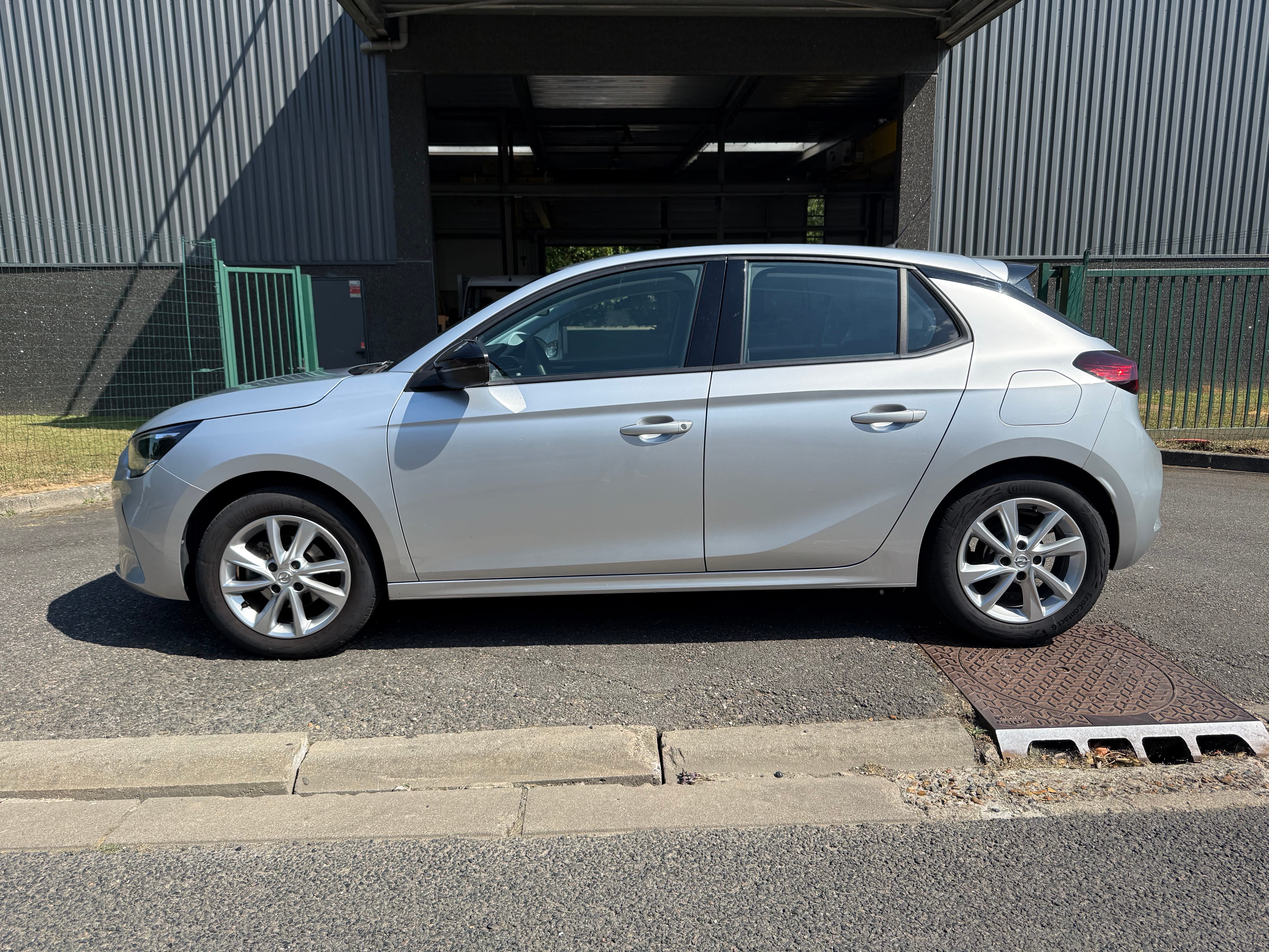 Opel Corsa F avec Climatisation