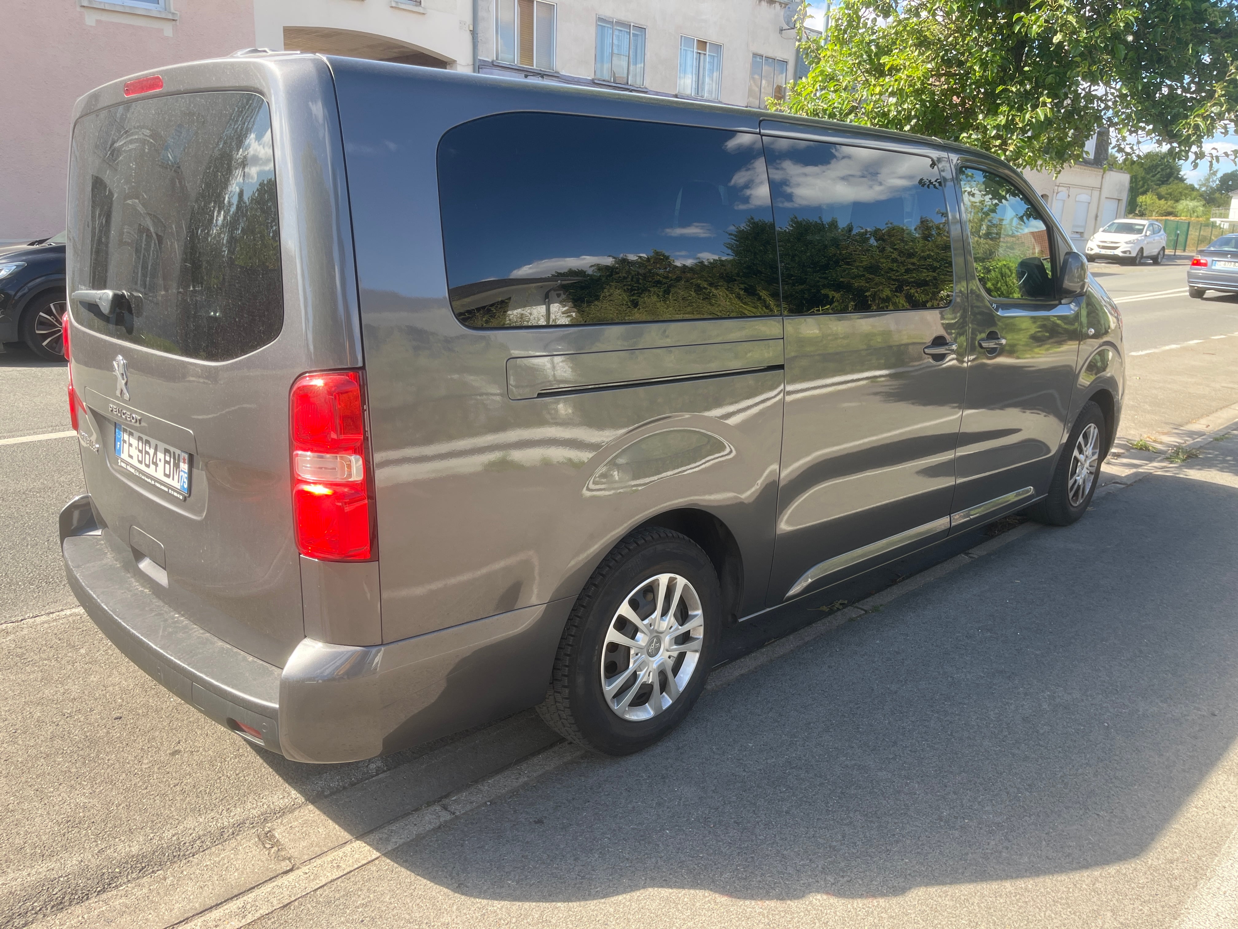 Peugeot Traveller avec Climatisation