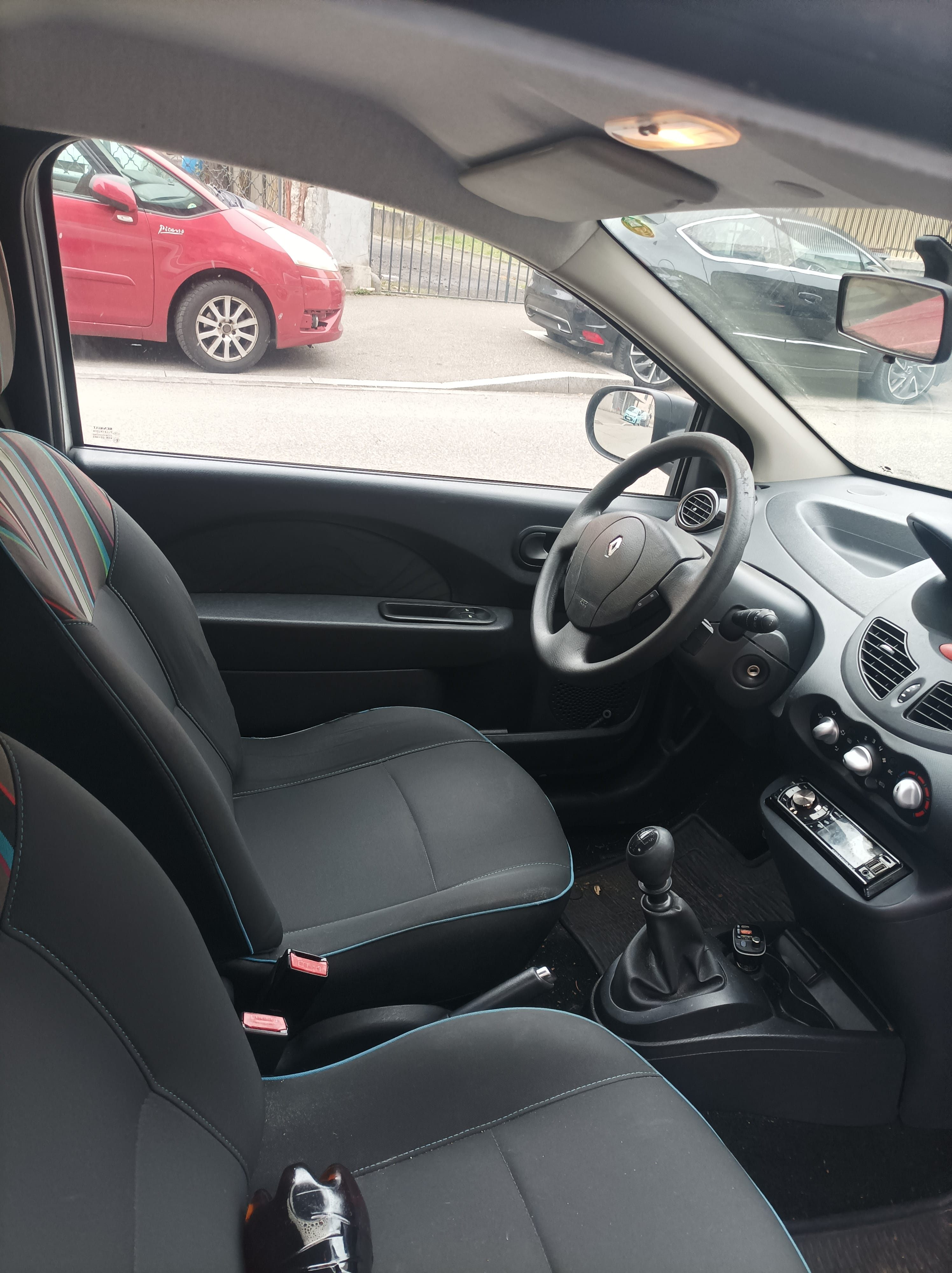 Renault Twingo avec Siège bébé