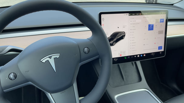 Tesla Model Y Long Range Firhjulstrekk med GPS