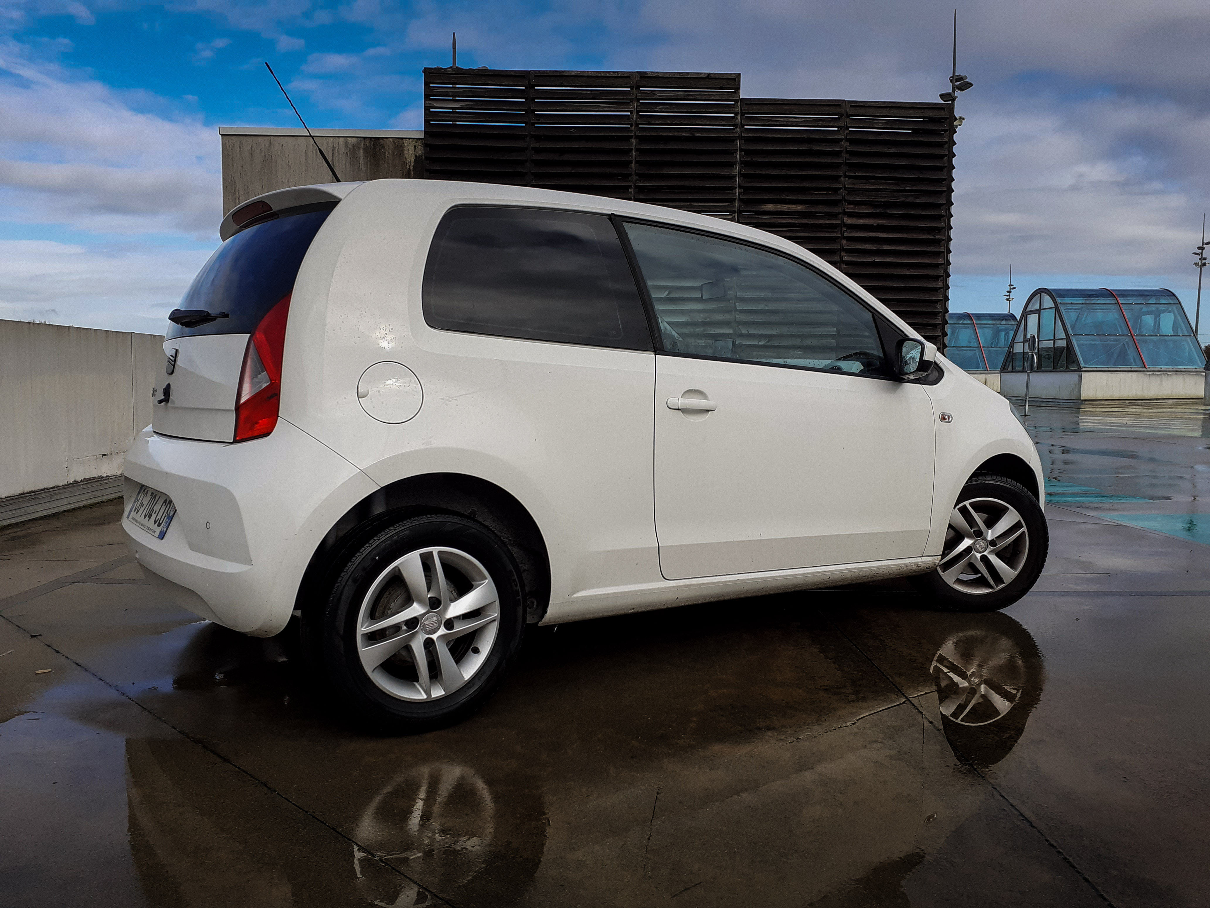 Seat Mii with Audio / iPod input