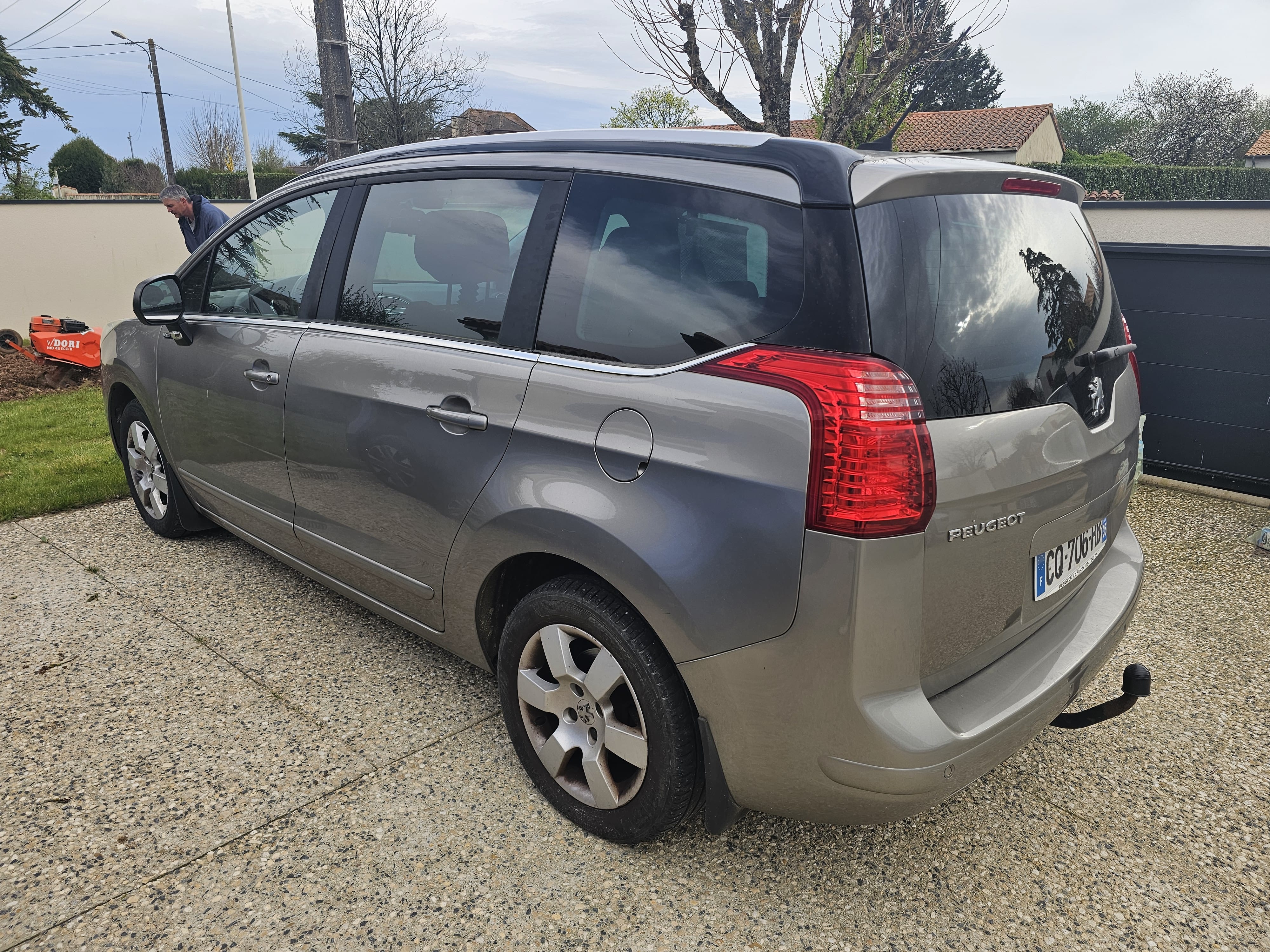 Peugeot 5008 avec Siège bébé
